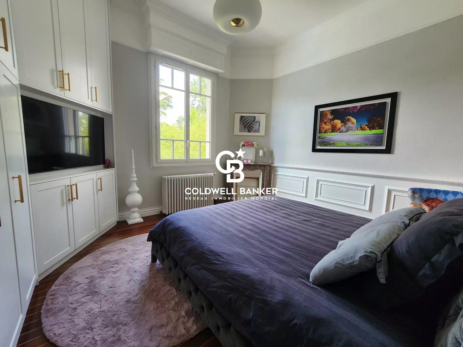 Somptueuse demeure en pierre avec parc et piscine Proche Bordeaux