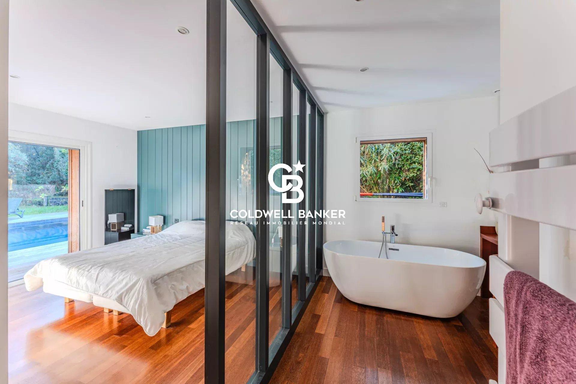 Propriété d’exception sur un terrain unique avec projet d’extension Pyla-sur-Mer