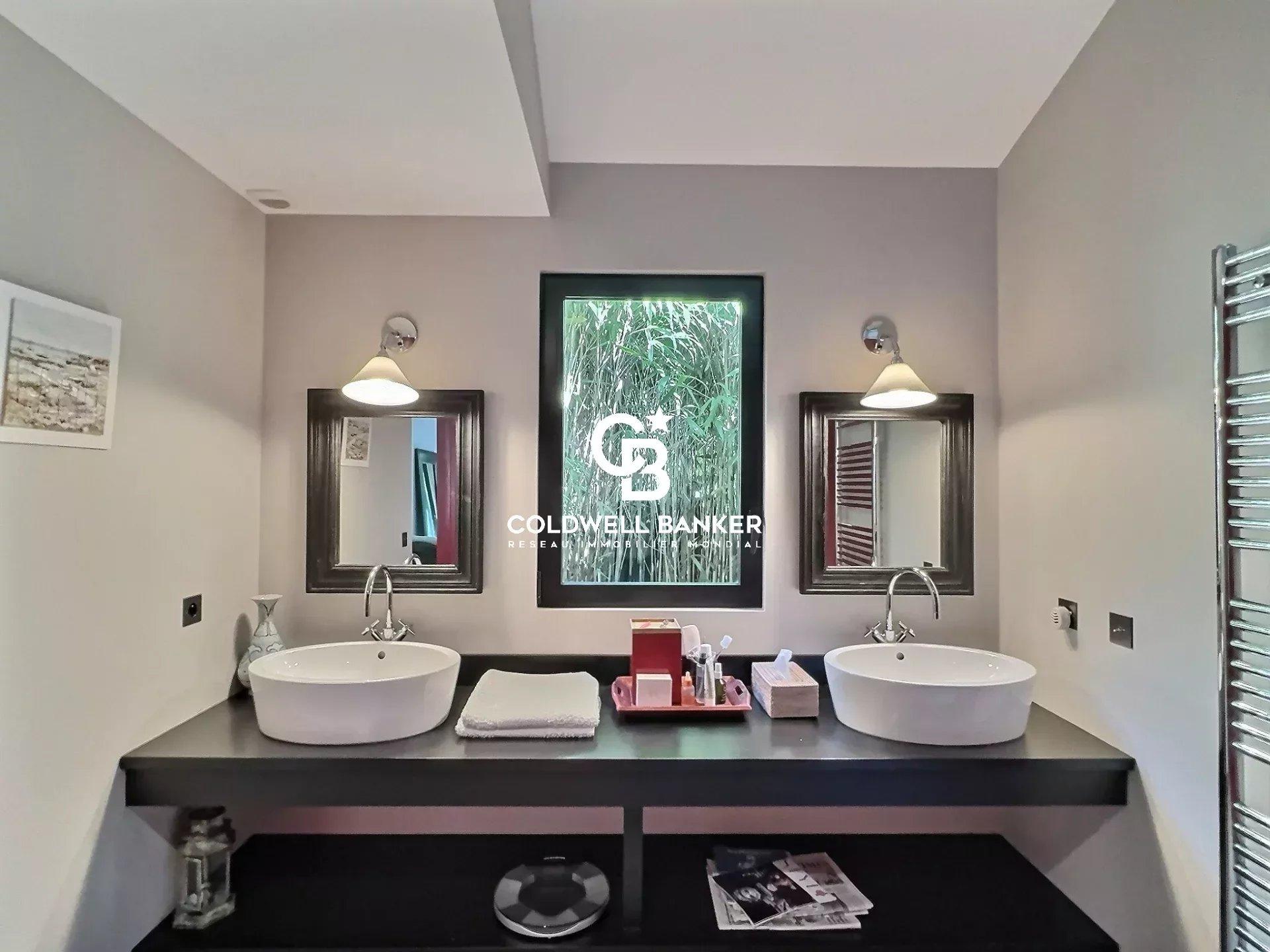 Luxueuse villa d'architecte en bois proche plages au cœur du Cap-Ferret