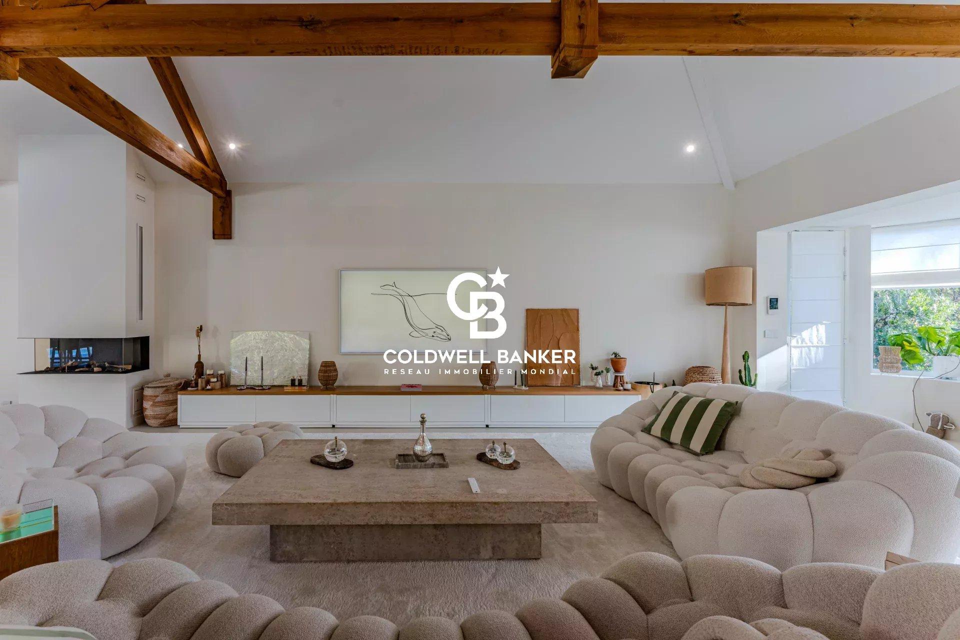 Villa Les Mouettes à Arcachon – élégance arcachonnaise, volumes sublimes et vue bassin