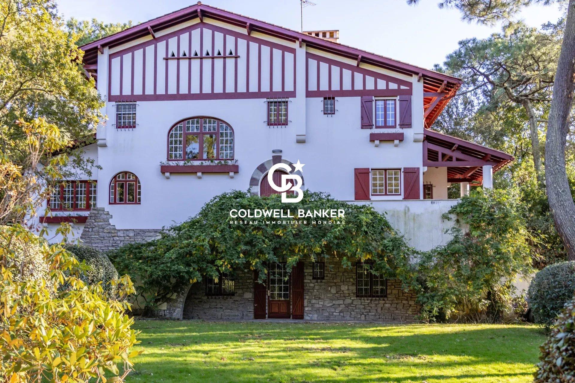 Entre canal et océan – élégante propriété d’exception à Hossegor dans un écrin de verdure