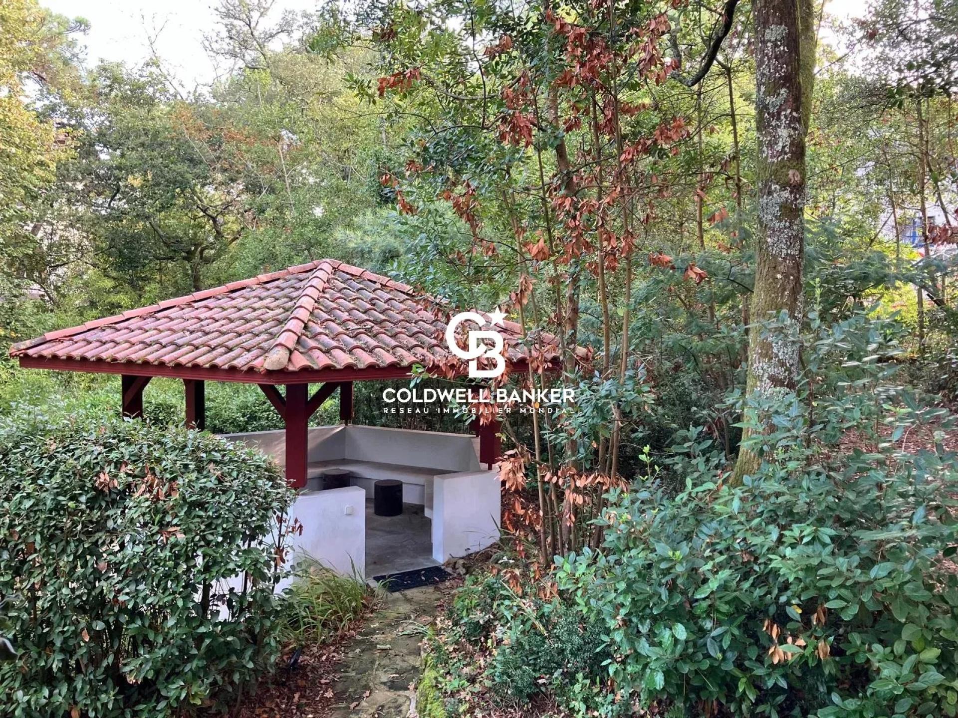 Entre canal et océan – élégante propriété d’exception à Hossegor dans un écrin de verdure