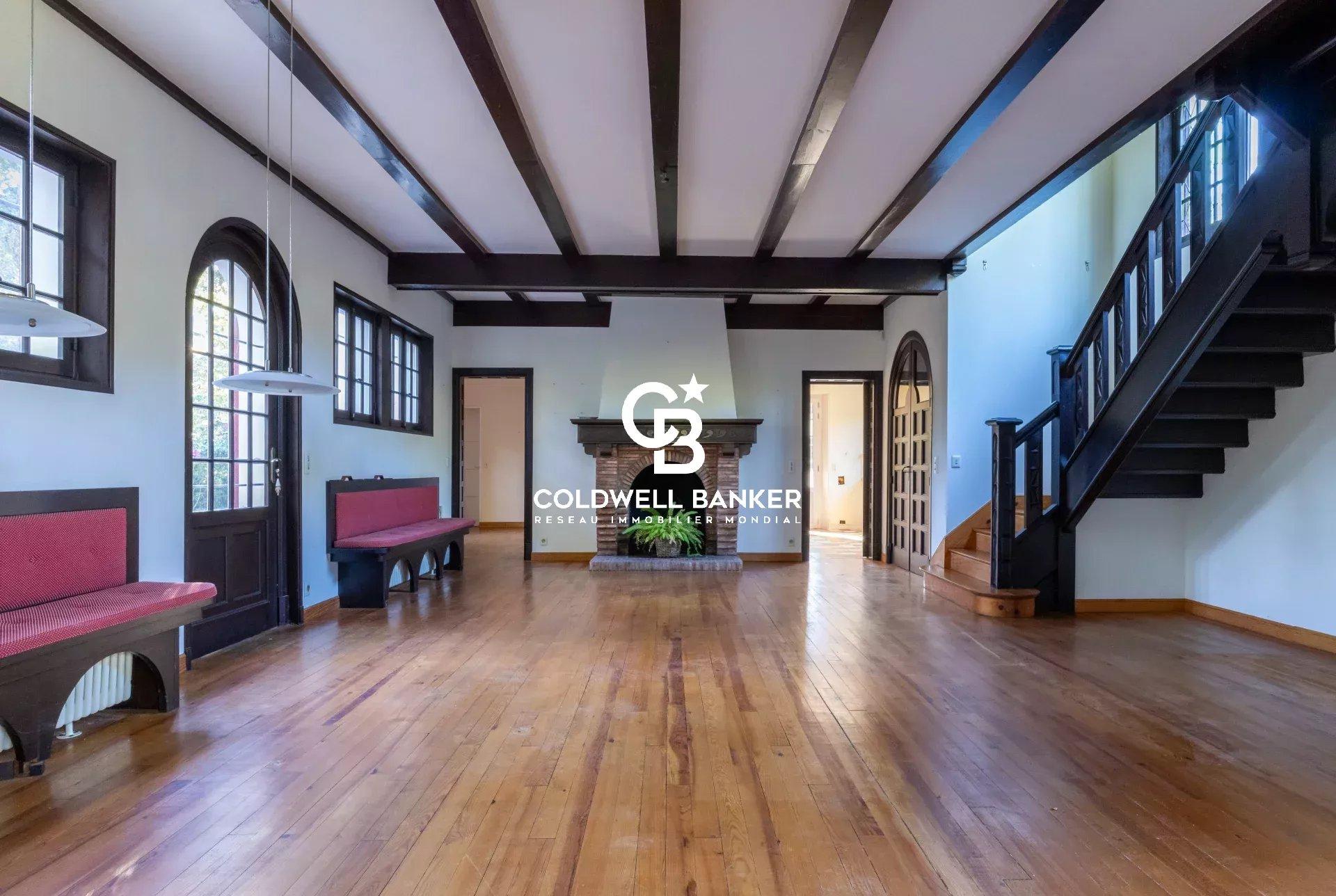 Entre canal et océan – élégante propriété d’exception à Hossegor dans un écrin de verdure