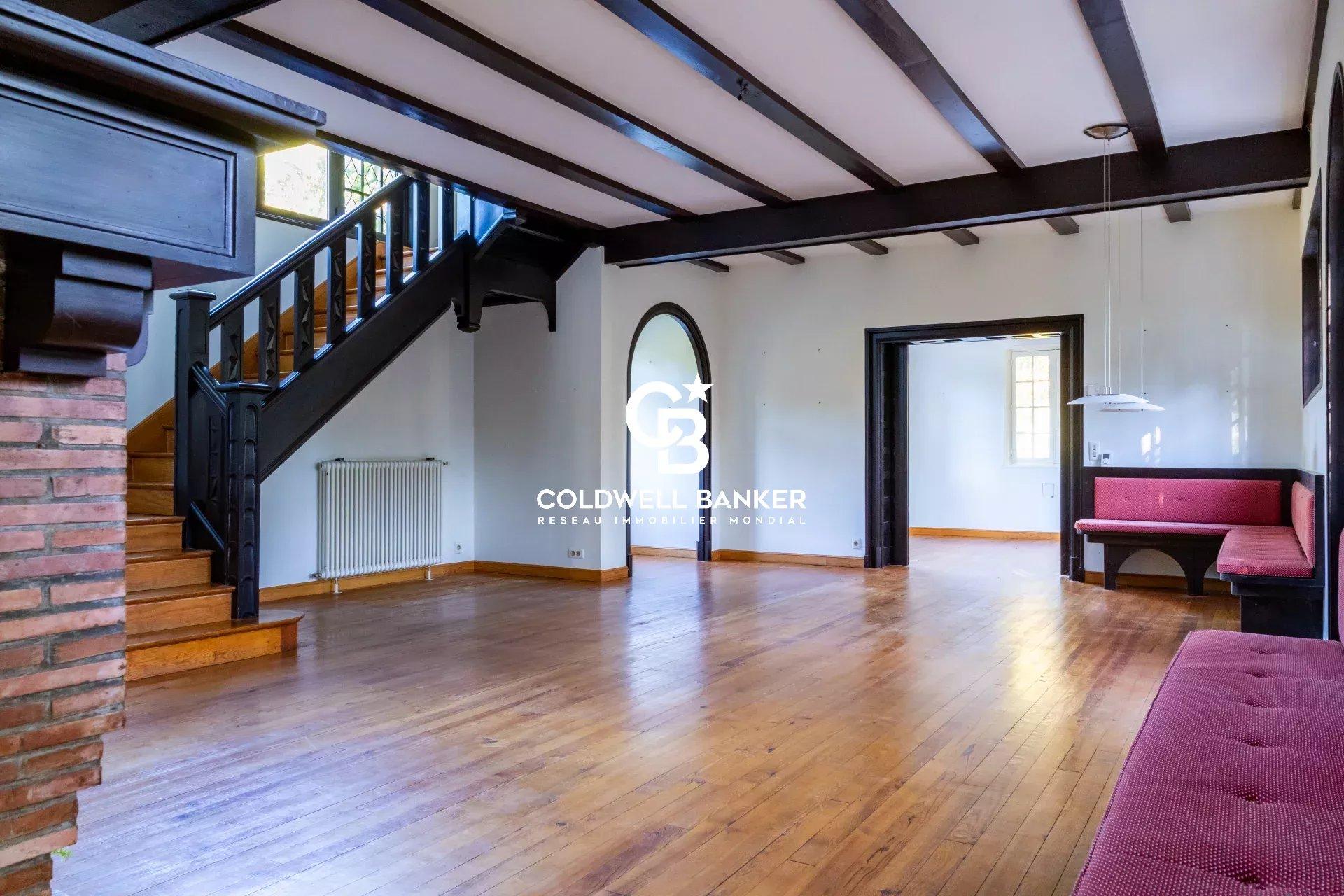 Entre canal et océan – élégante propriété d’exception à Hossegor dans un écrin de verdure