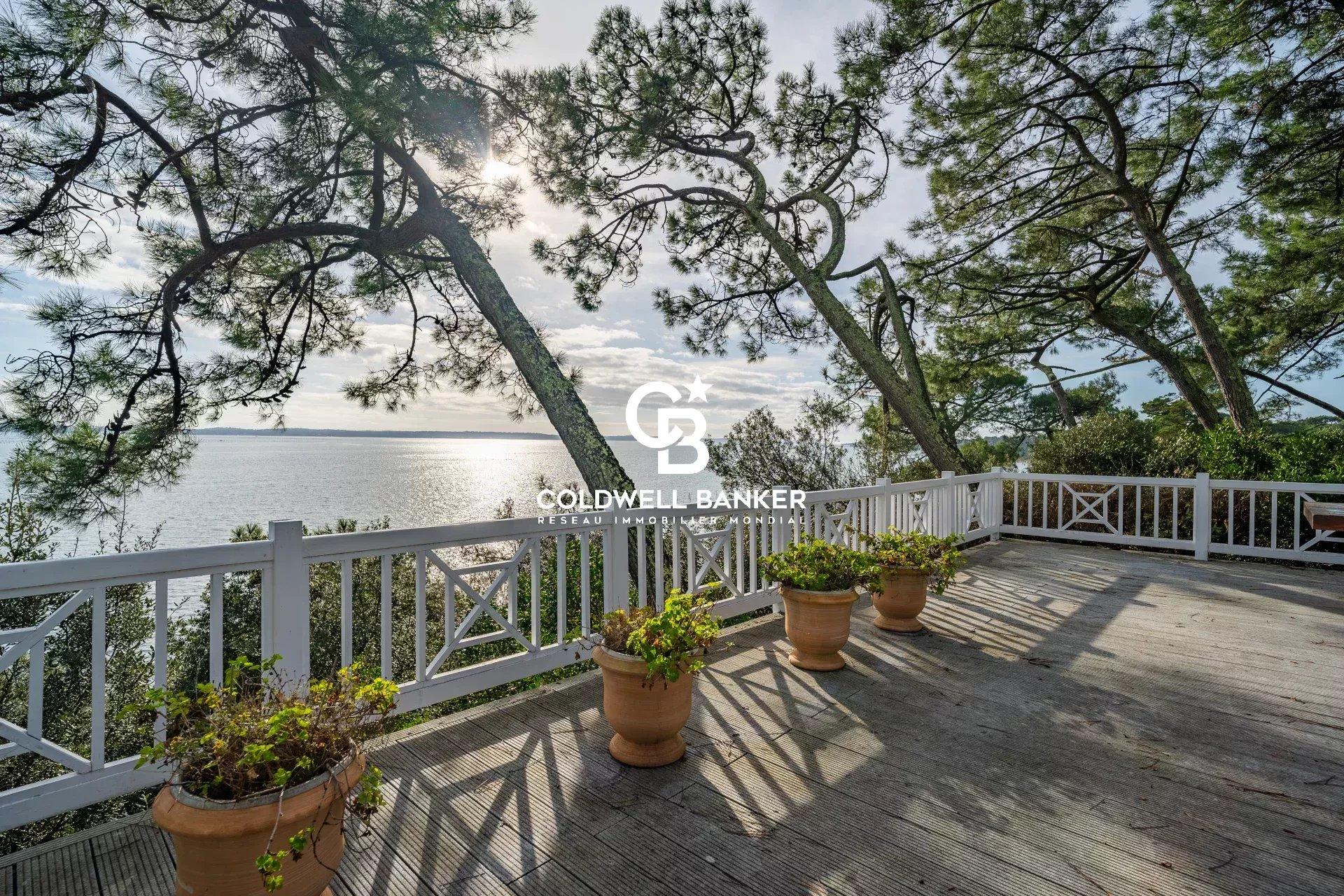 Propriété d’exception au Cap Ferret, face au Bassin, entre luxe et nature