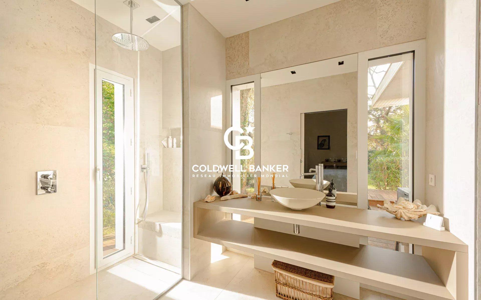 Villa d’exception sur le golf d’Hossegor, élégance et sérénité absolue