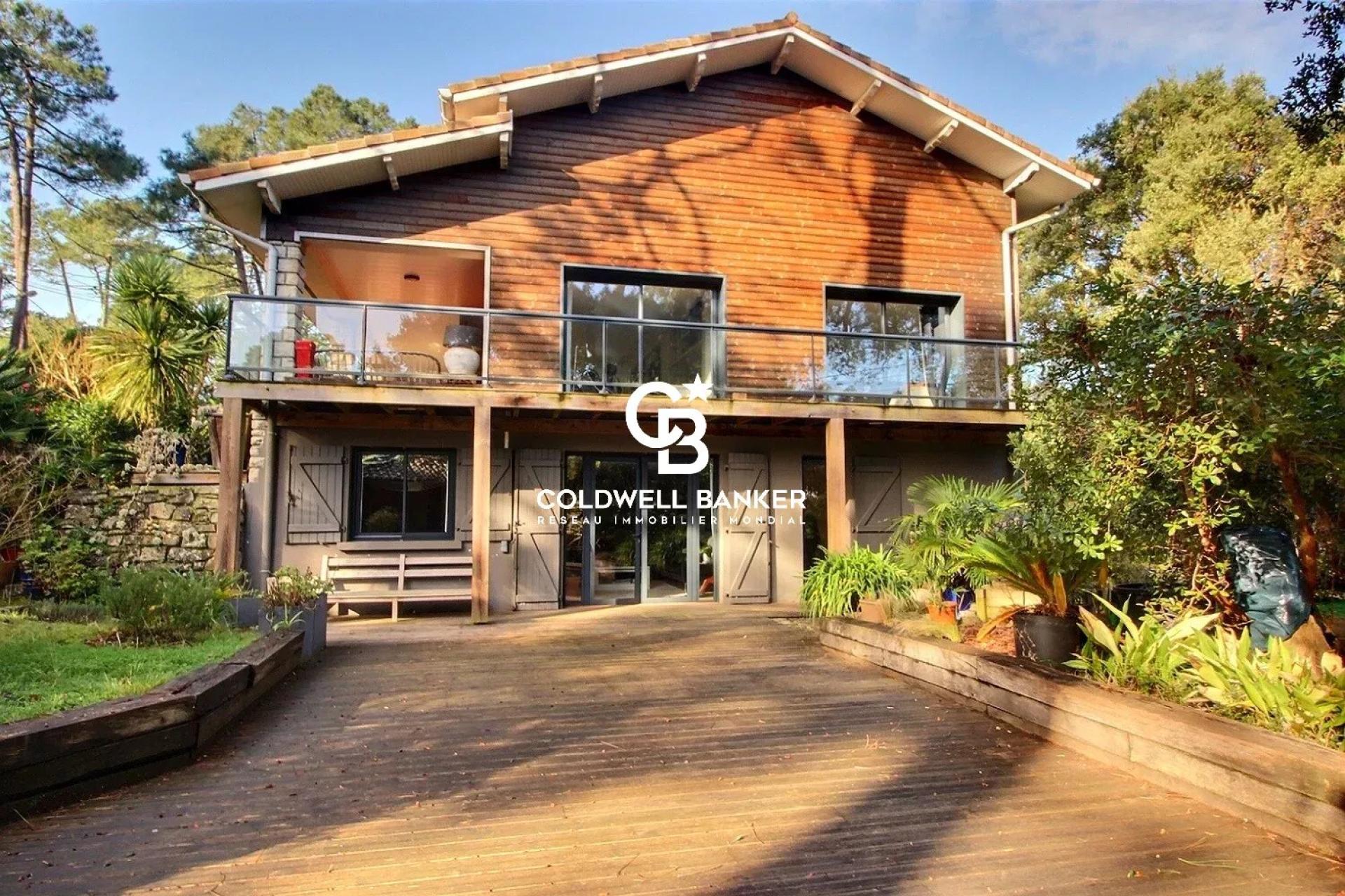 Villa d’exception à Hossegor, lumière, espace et sérénité entre lac et océan