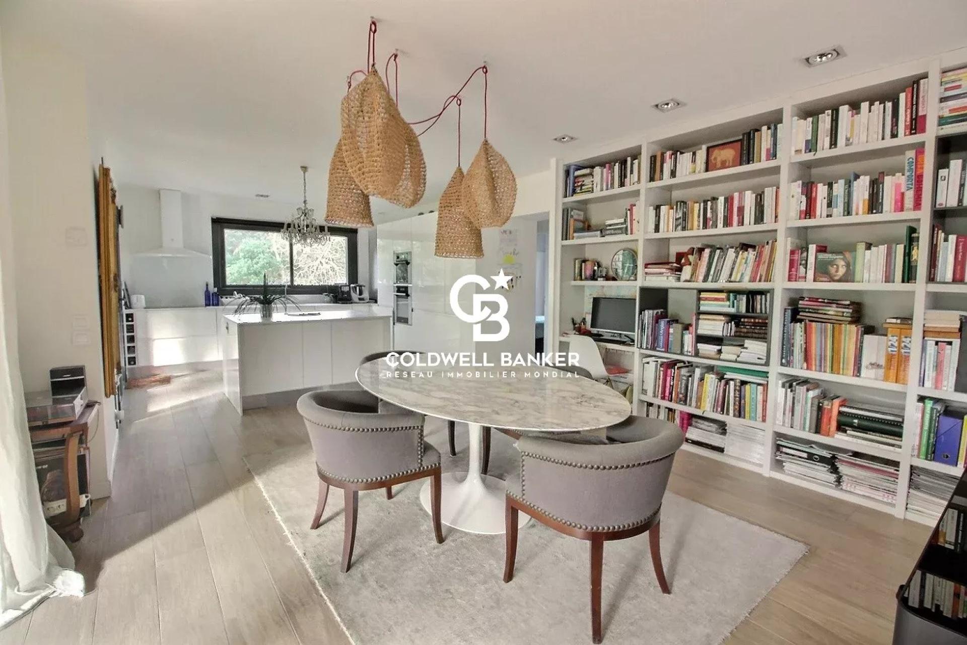 Villa d’exception à Hossegor, lumière, espace et sérénité entre lac et océan