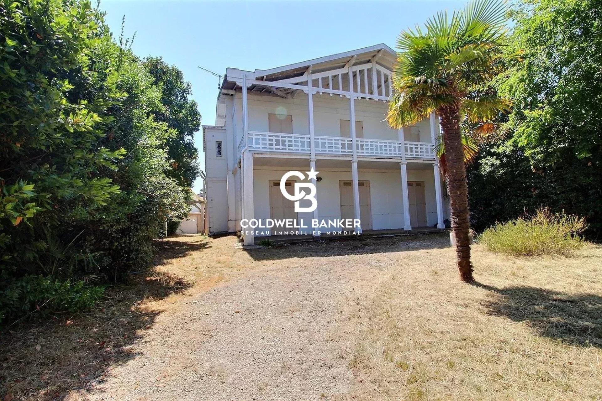 Villa XIXe à Arcachon – Vue imprenable sur le Bassin, en première ligne