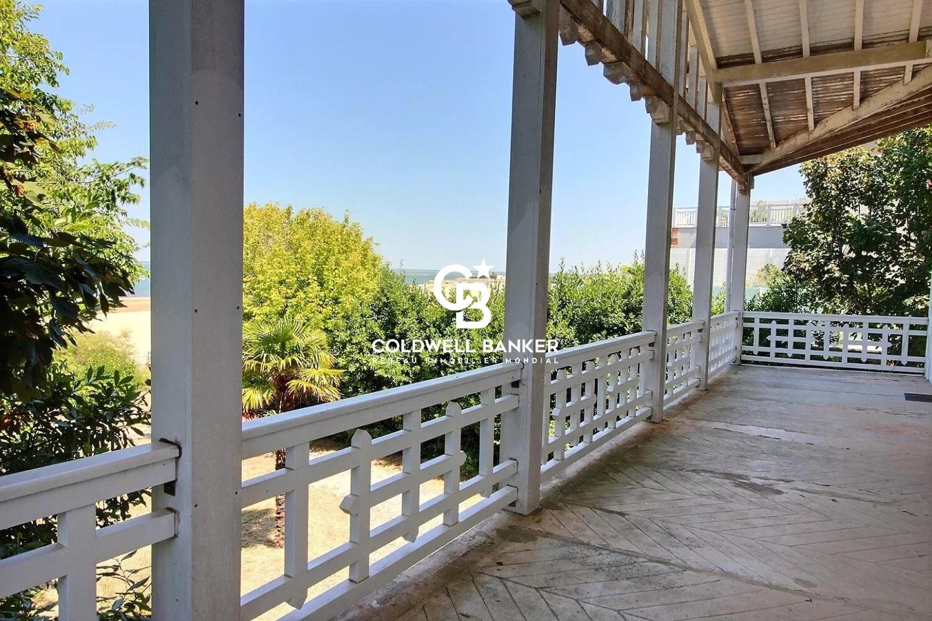 Villa XIXe à Arcachon – Vue imprenable sur le Bassin, en première ligne