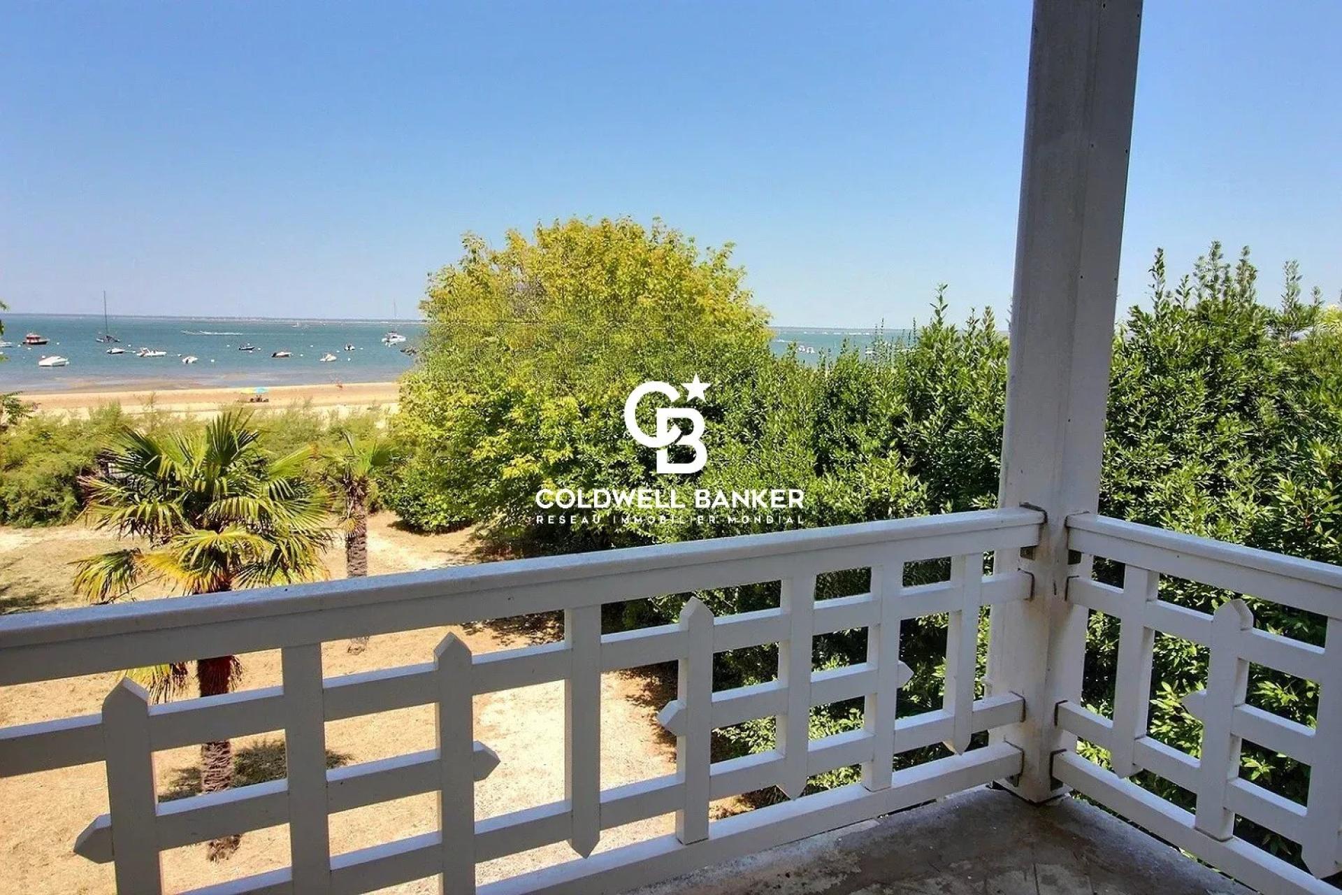 Villa XIXe à Arcachon – Vue imprenable sur le Bassin, en première ligne