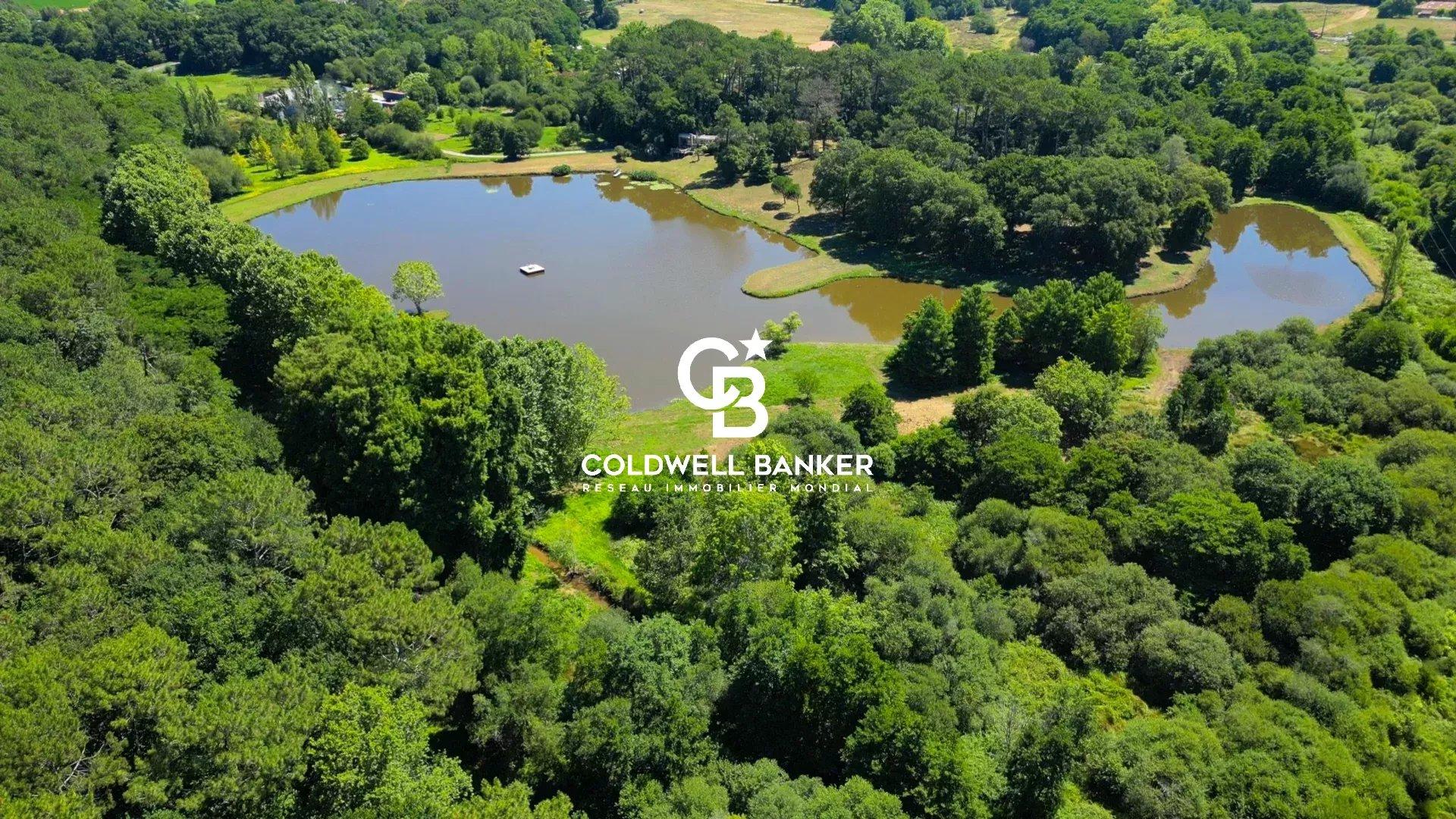 Propriété d’exception à Angresse – domaine de 20 hectares avec étang et architecture signée Patrick Arotcharen