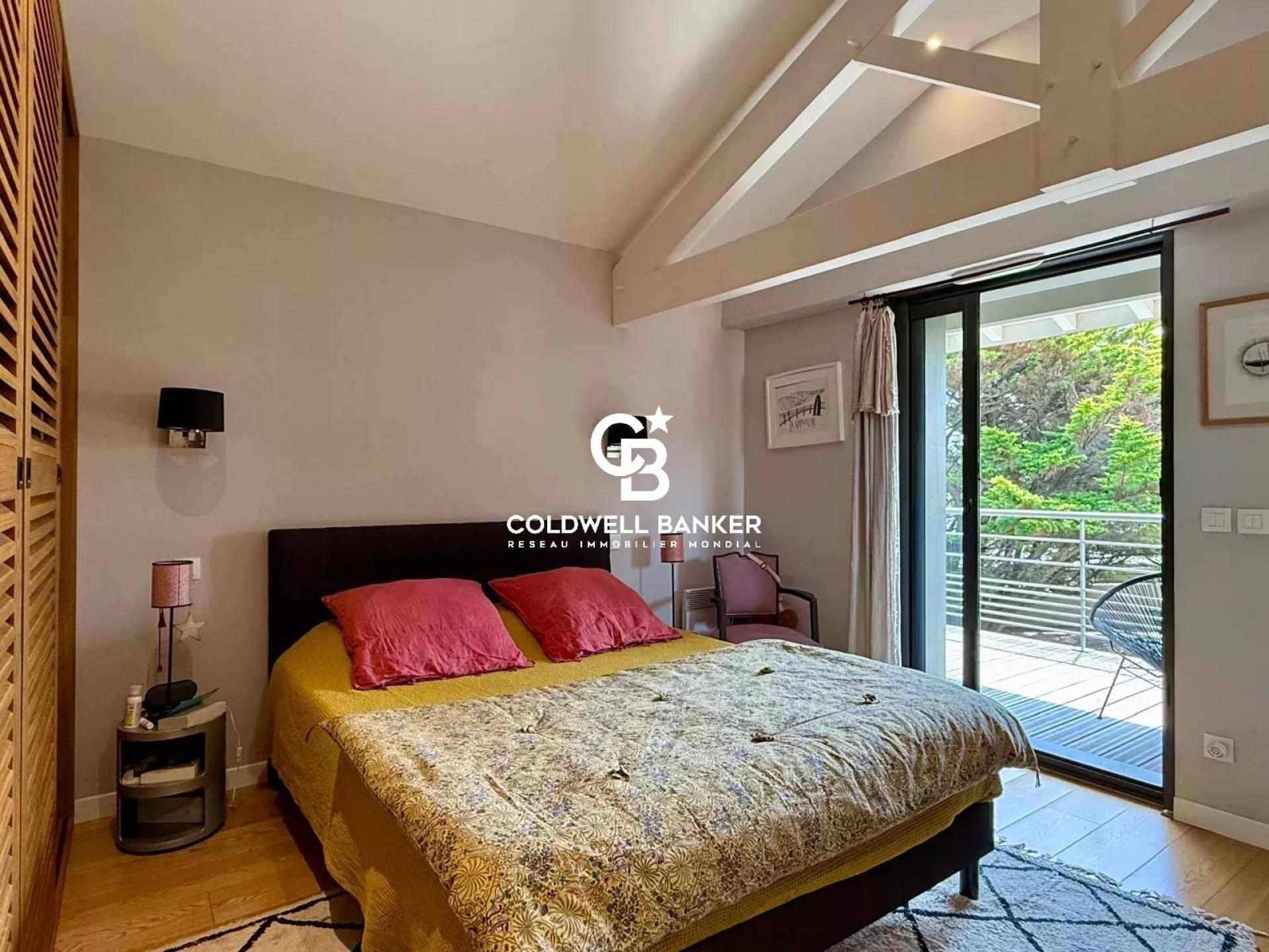 Villa d’architecte d’exception à 50 m de la dune – Élégance contemporaine entre plage et centre d’Hossegor