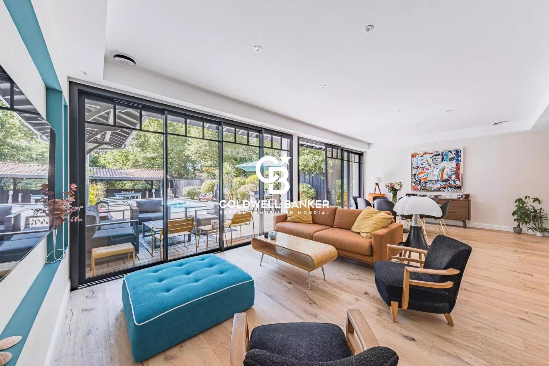 Pyla sur Mer – Villa rénovée dans la pinède avec piscine, proche plage