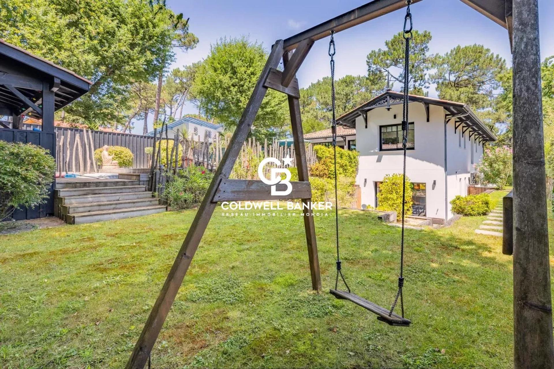 Pyla sur Mer – Villa rénovée dans la pinède avec piscine, proche plage