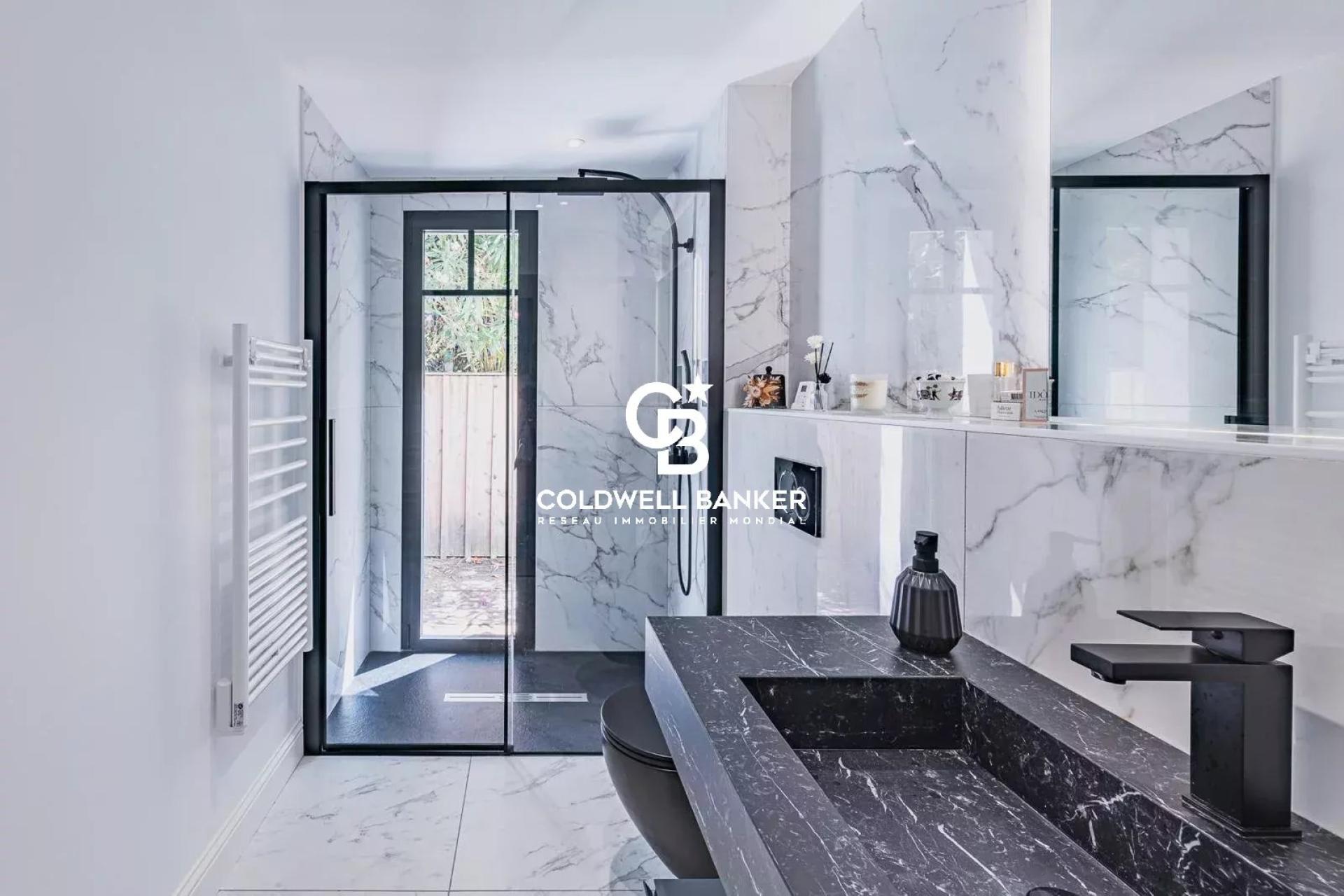 Pyla sur Mer – Villa rénovée dans la pinède avec piscine, proche plage