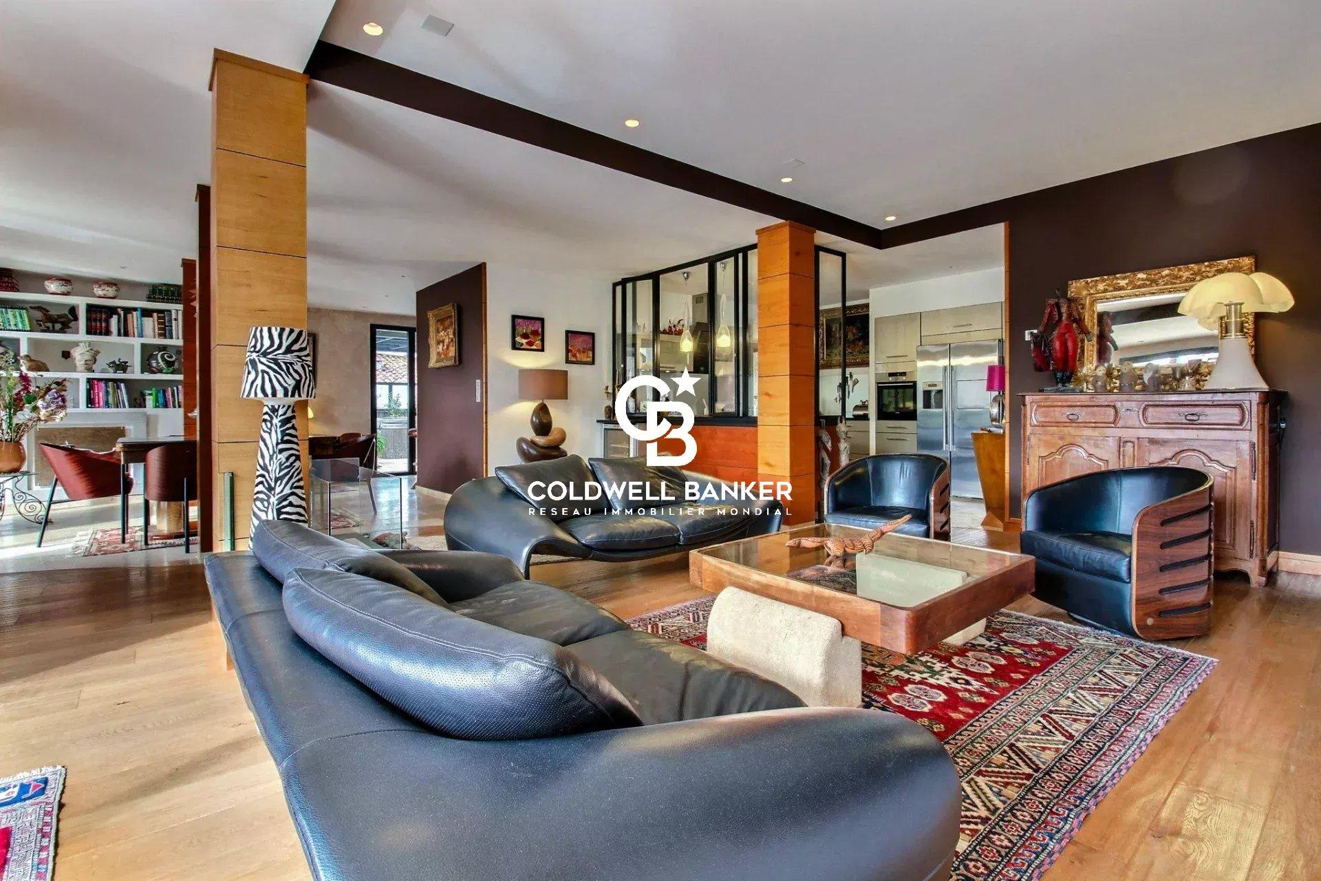 Le raffinement en cœur de ville – appartement avec terrasses, jacuzzi et parkings à Bordeaux Triangle d'or