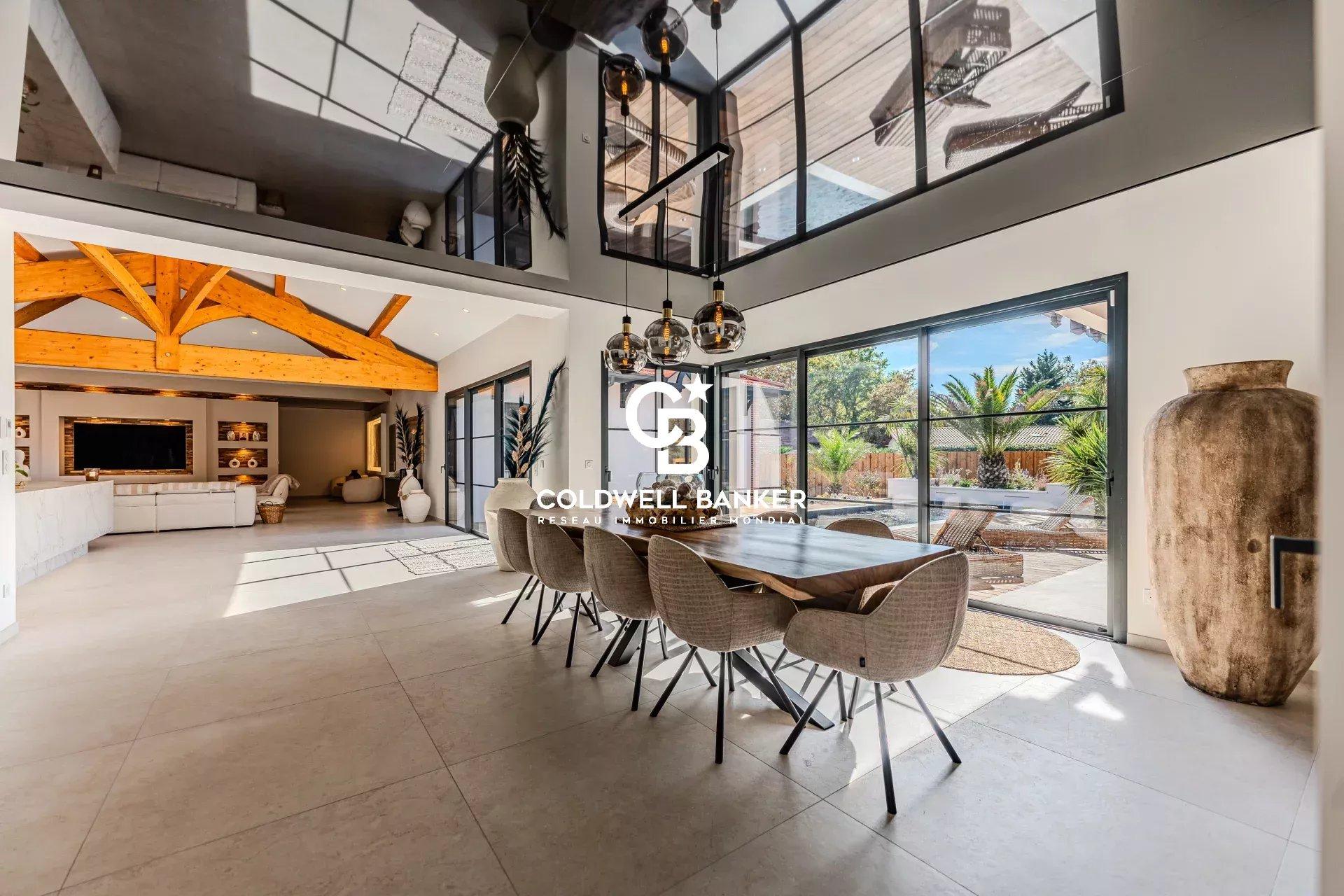 Villa d’exception à vendre à Andernos-les-Bains – architecture contemporaine, piscine et suite parentale 60 m²