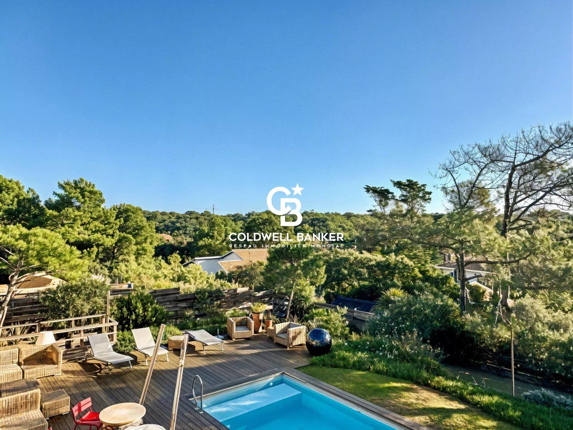 Élégance au sommet des pins – villa contemporaine à Hossegor avec vue canopée, piscine et accès plages à pied