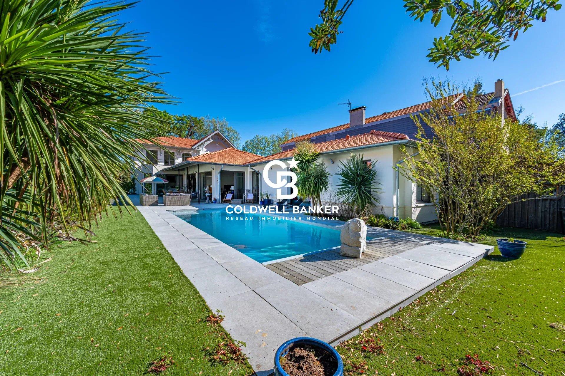 Villa d’architecte à 200 m de la plage Pereire avec piscine et jardin paysager