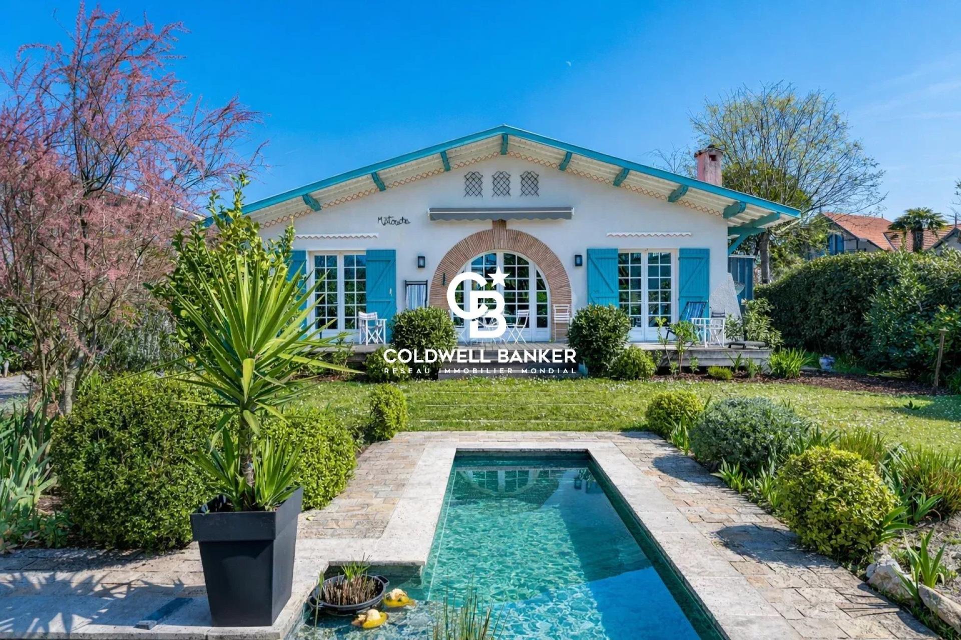 Élégante villa néo-basque rénovée au cœur de la Ville d’Hiver