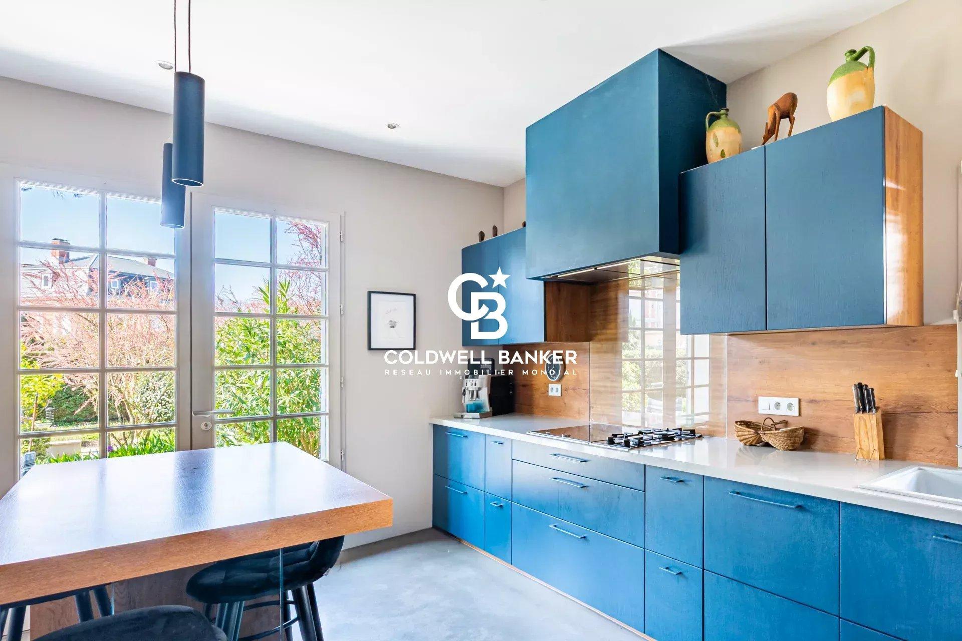 Élégante villa néo-basque rénovée au cœur de la Ville d’Hiver