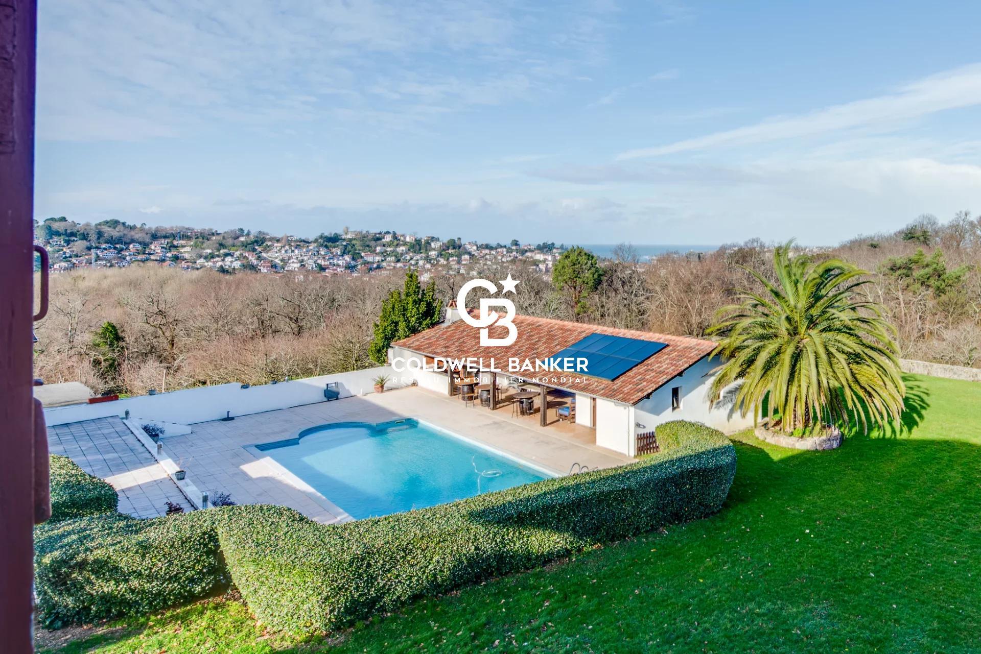 Vue mer et Pyrénées, domaine équestre d'exception à Urrugne sur 7,5 hectares