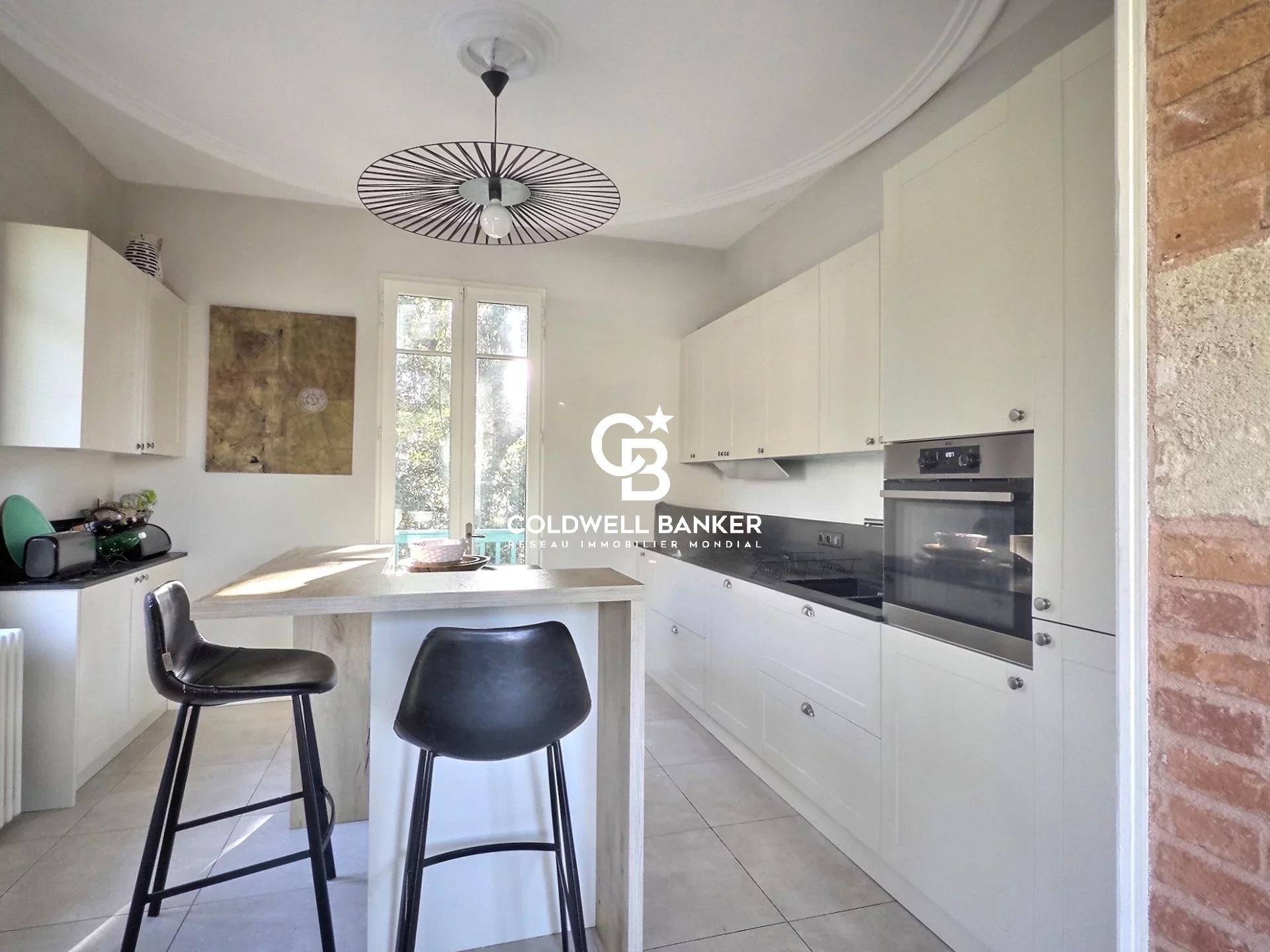 Villa historique au cœur de la Ville d’Hiver à Arcachon – volumes familiaux, jardin arboré et piscine