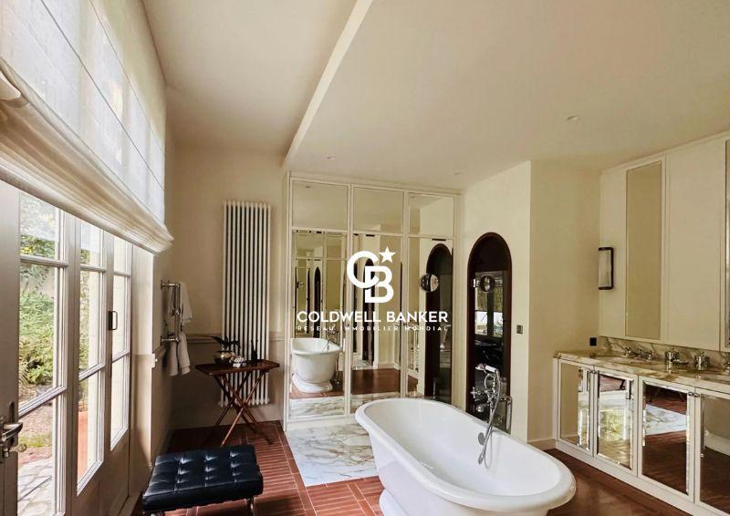 Maison de charme en pierre avec piscine et garage à Bordeaux Caudéran Centre