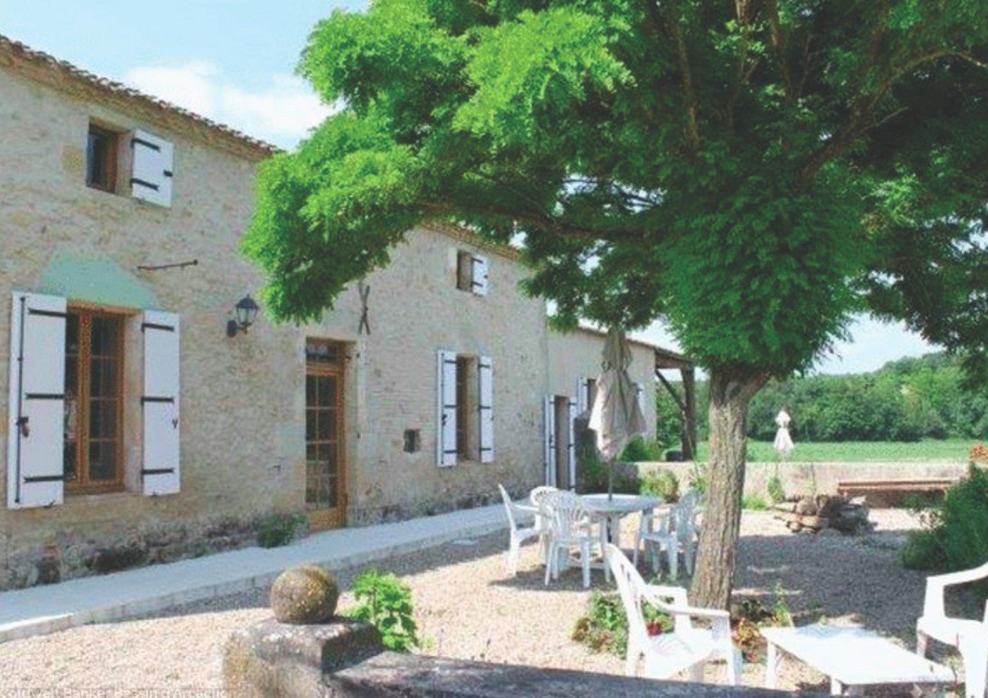 Superbe maison de campagne avec 6 chambres avec piscine à vendre en gironde saint-ferme