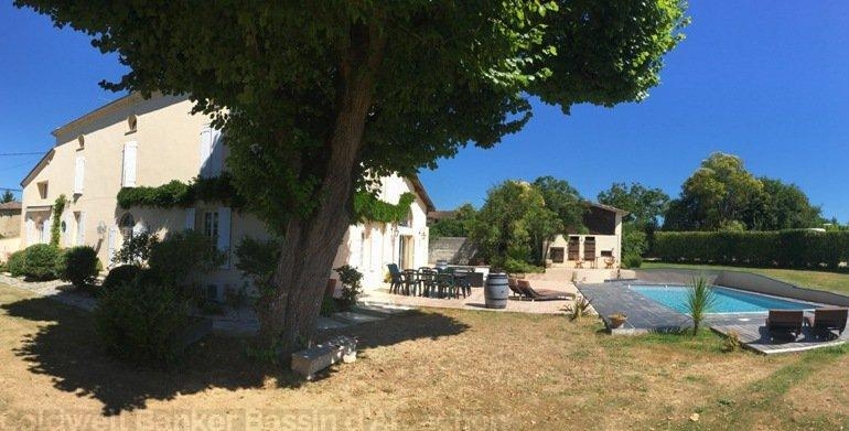 propriété girondine avec piscine à vendre près de bordeaux