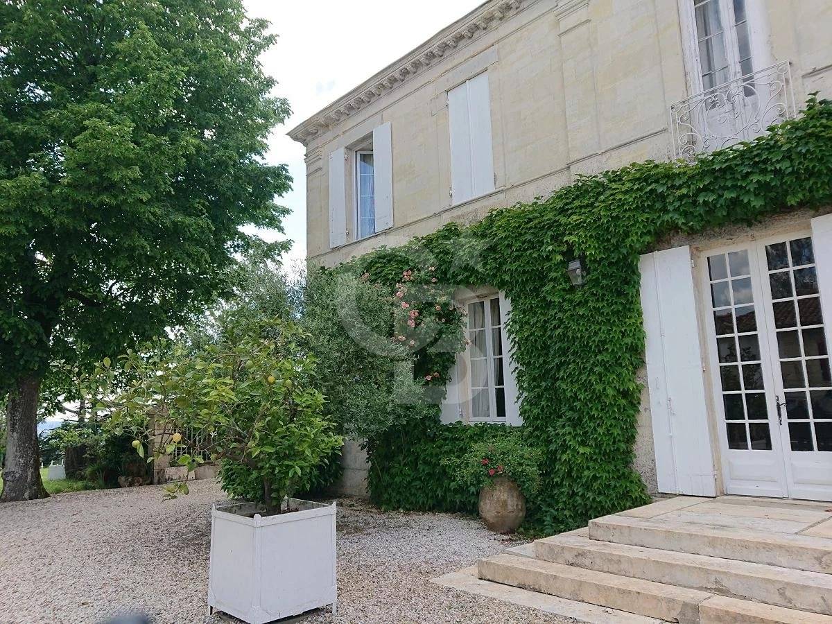 acheter Magnifique château néo classique avec vignoble à LOUPIAC GIRONDE