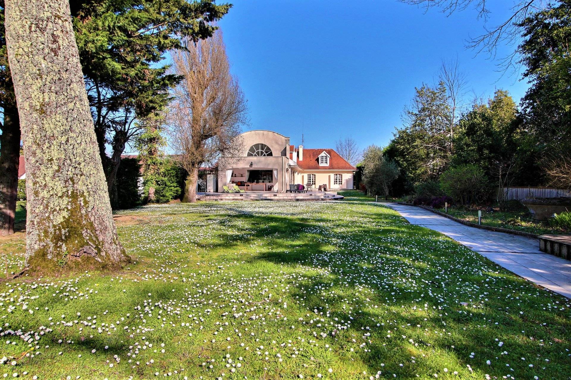 Magnifique maison de prestige à vendre sur les vignes du Château Pape Clément près de Bordeaux PESSAC