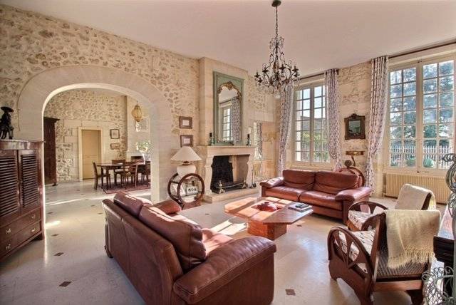 Splendide propriété en pierre du XVIIe siècle avec dépendances à vendre FLOIRAC