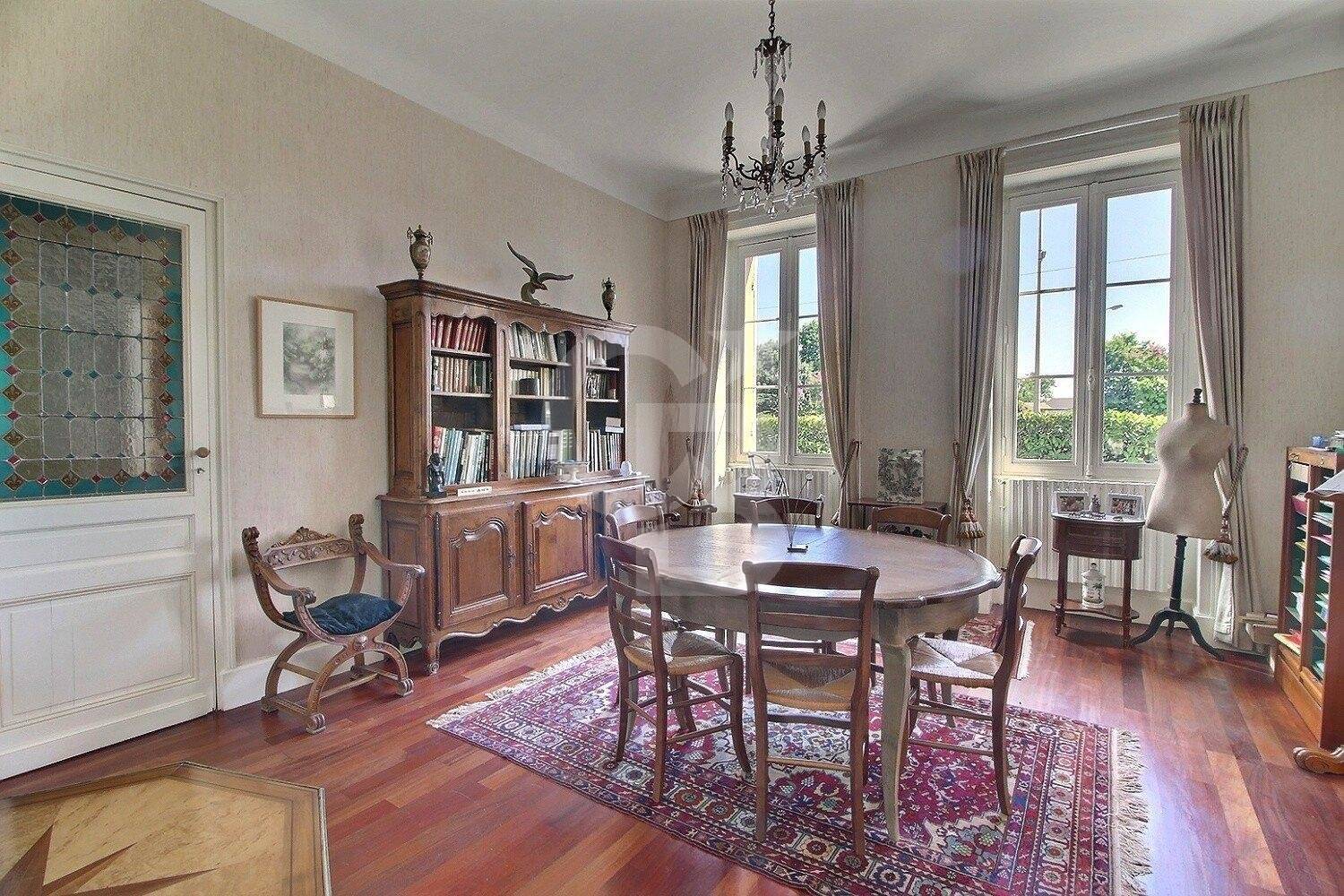 Achat maison de maître XIXe siècle à 30 minutes de Bordeaux AMBARES ET LAGRAVE