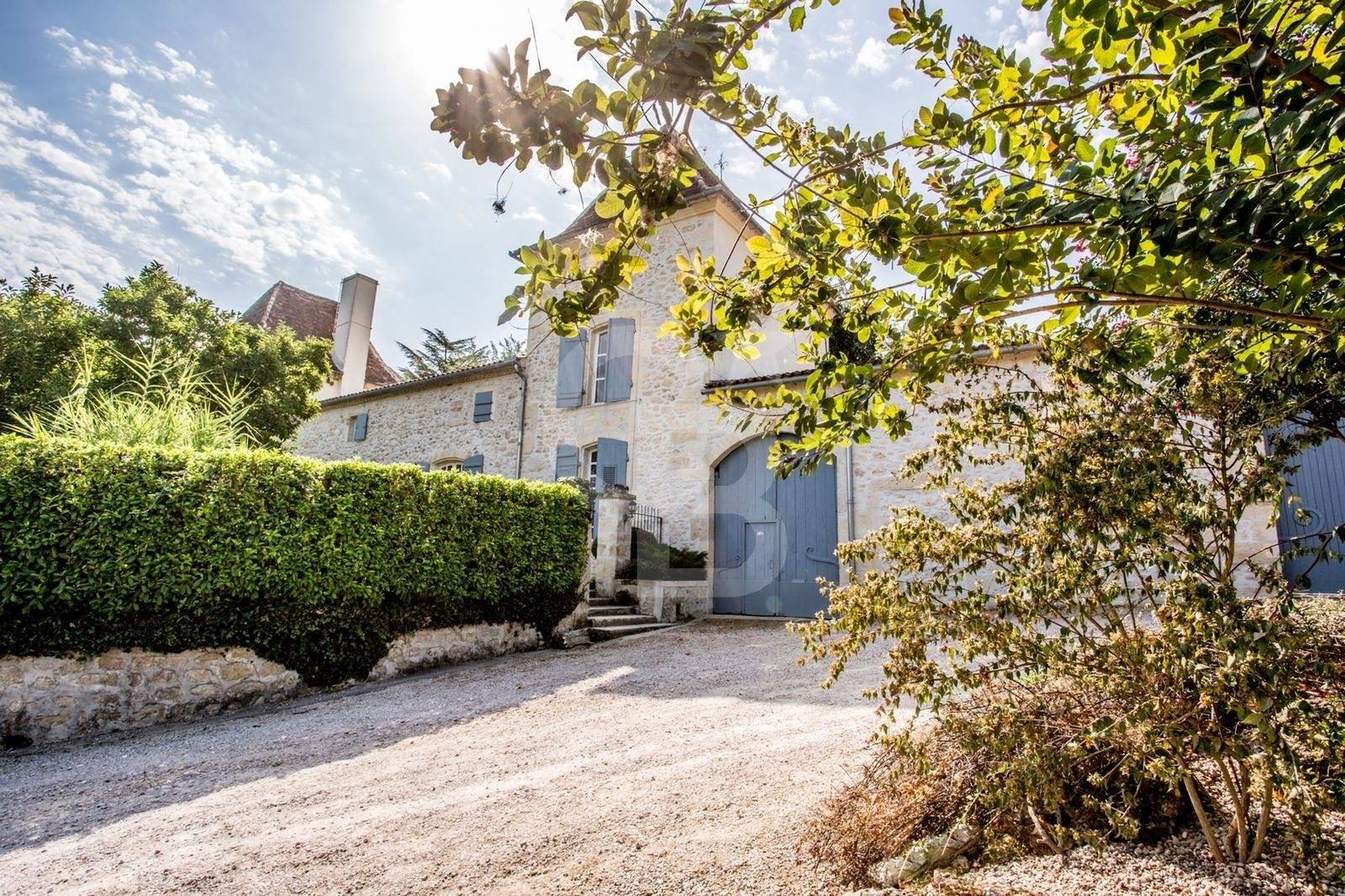 Belle propriété XVIIIe siècle dans son parc de 1,8 hectares - proche Saint-Emilion