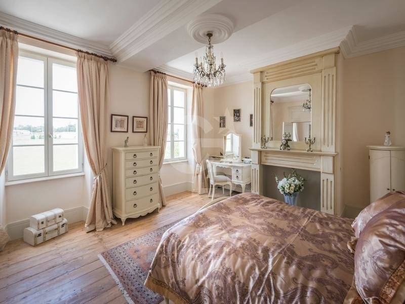 Belle propriété de campagne avec 4 hectares de prairie à vendre SIGALENS