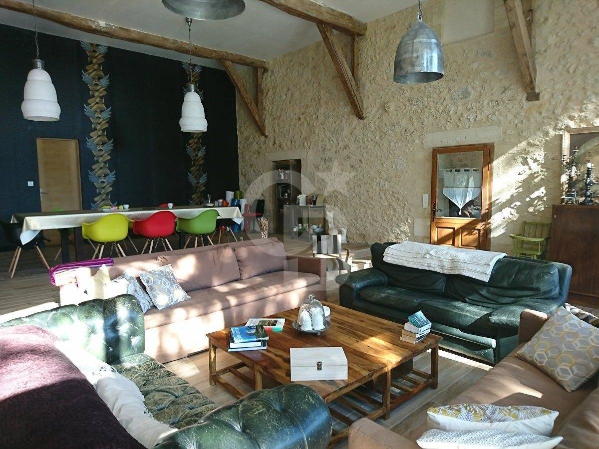 Achat belle maison girondine avec dépendance et grand terrain proche Gensac