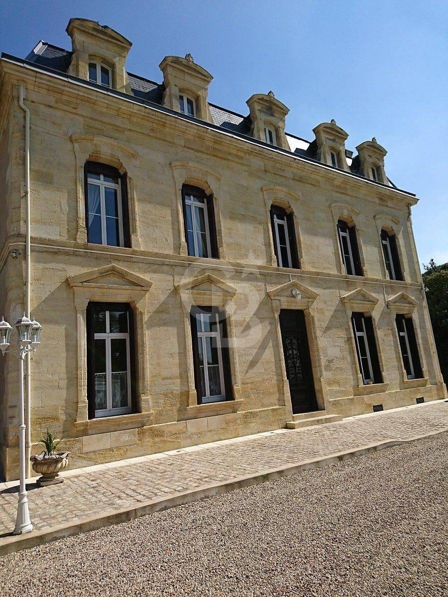 Château d'exception du XIXe siècle à vendre À 50 MINUTES DE BORDEAUX