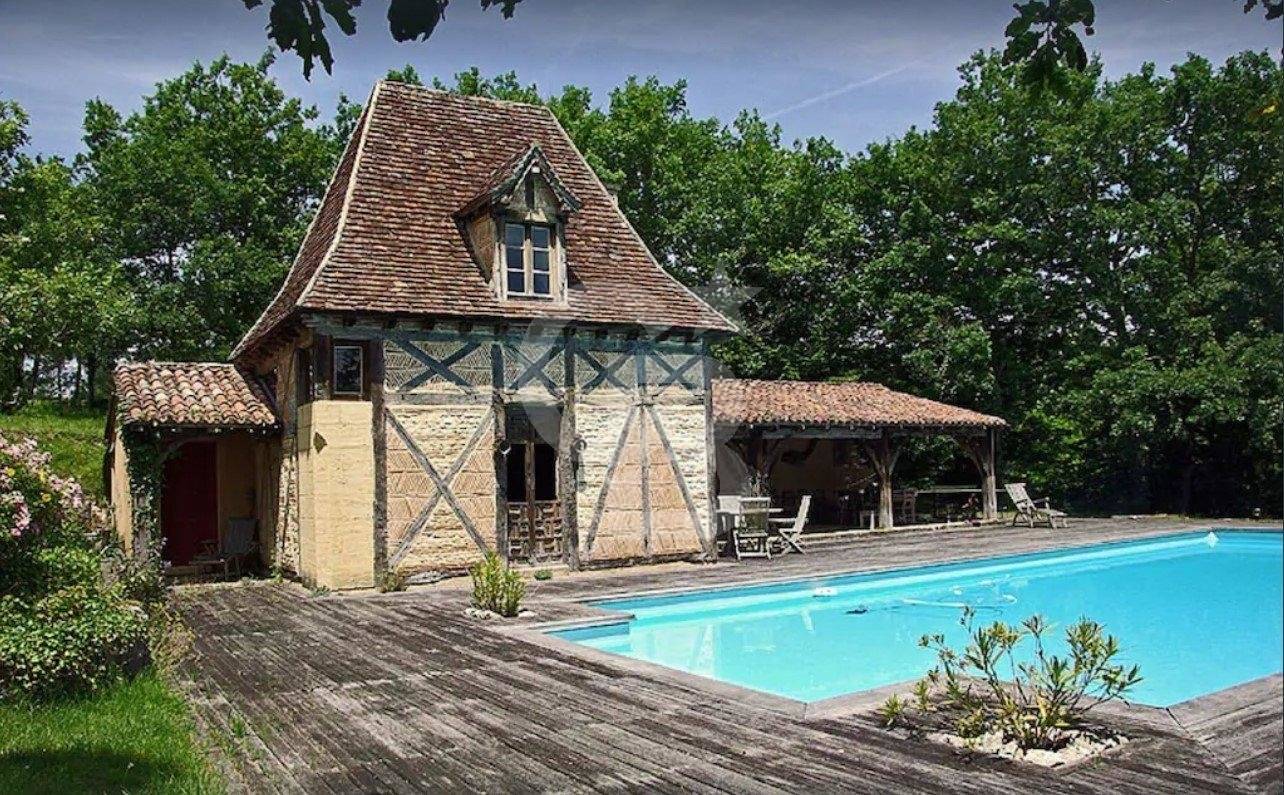 Vente Charmante propriété avec piscine PROCHE SARLAT DORDOGNE