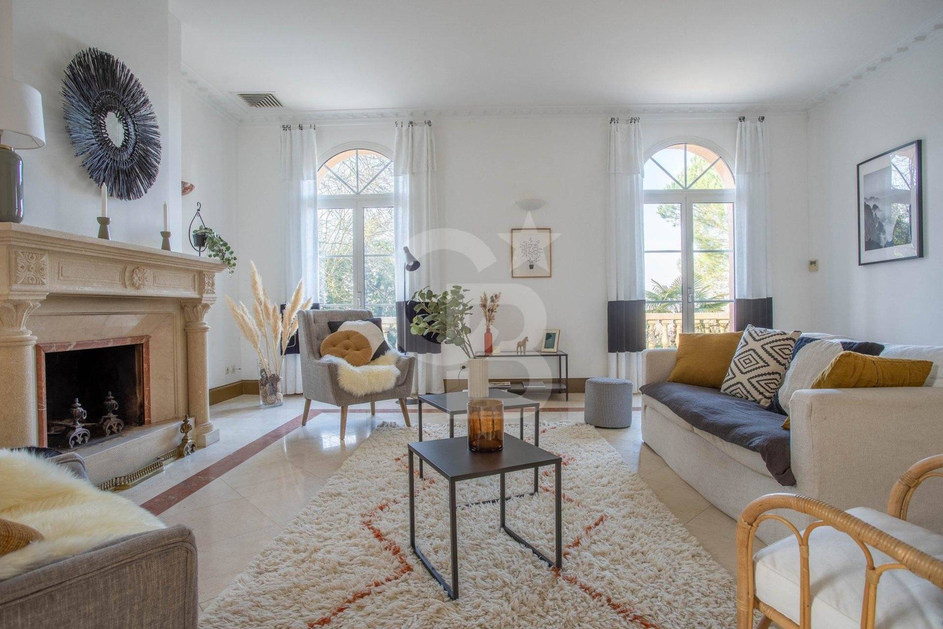 Achat d'un Élégante maison familiale avec piscine et garage à BOULIAC