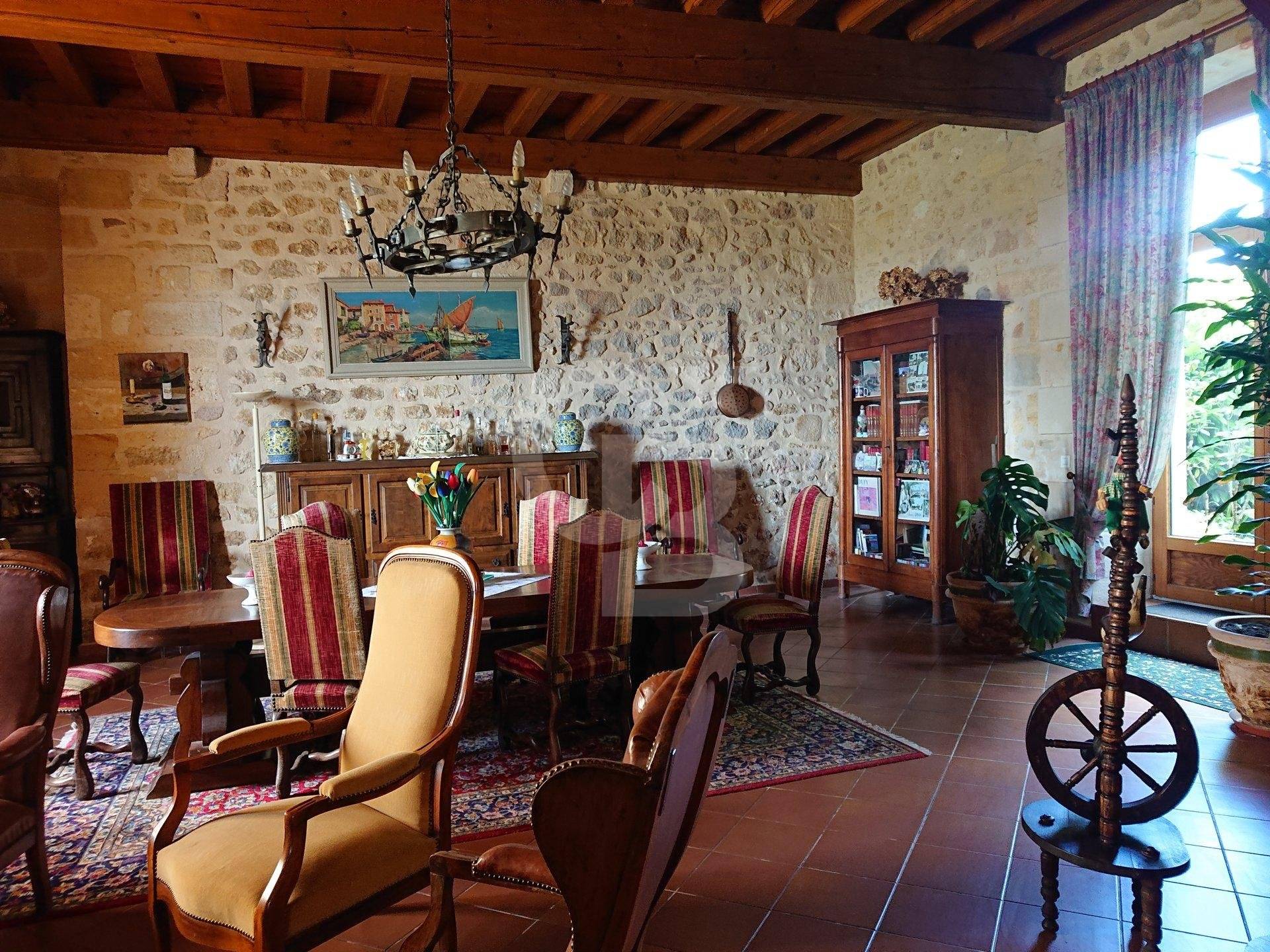 se loger Château du 17ème siècle Entre-deux-Mers À 45 MINUTES DE BORDEAUX