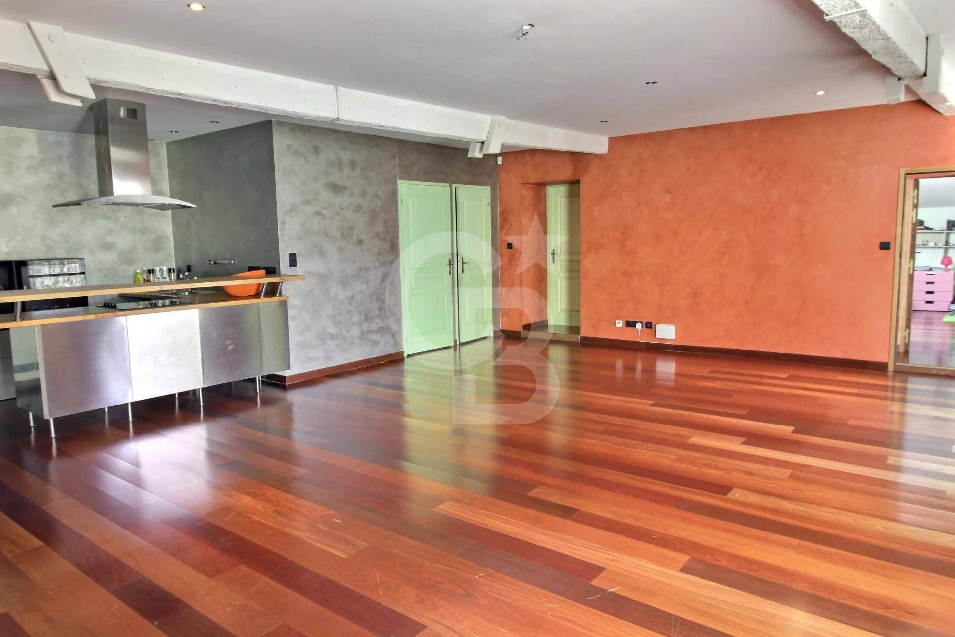 Maison de campagne en pierre 4 chambres à vendre ENTRE BORDEAUX ET BERGERAC