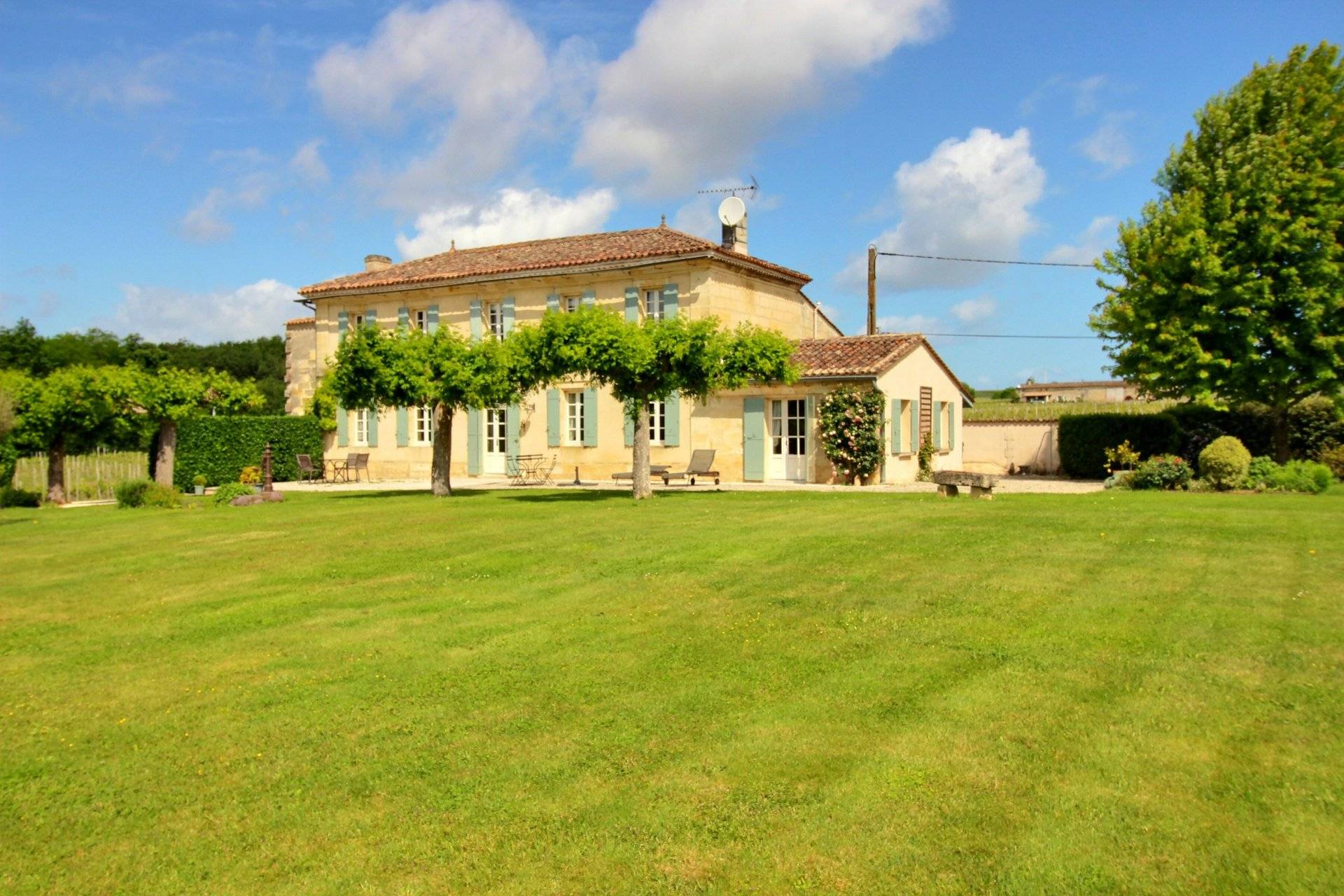 Belle demeure girondine avec grand terrain à vendre PROCHE SAINT EMILION