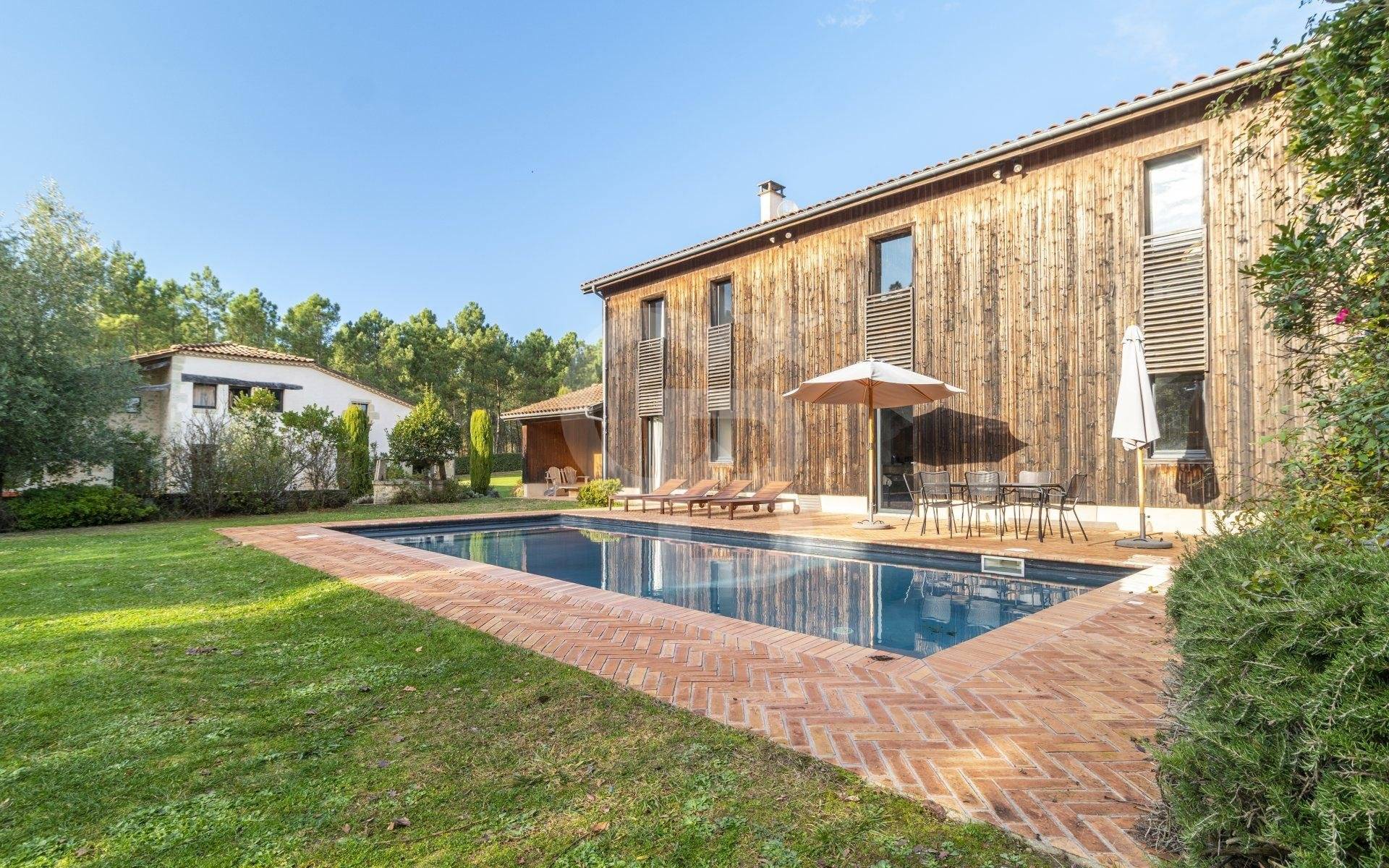 Propriété avec 2 maisons à vendre à 1 heure de Bordeaux