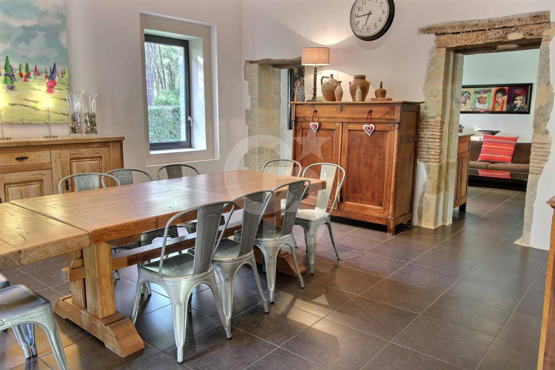 Recherche propriété avec 2 maisons à 1 heure de Bordeaux