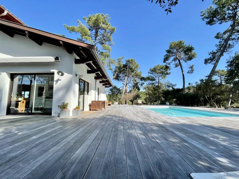 Villa moderne d'exception avec grand terrain et intimité unique Arcachon