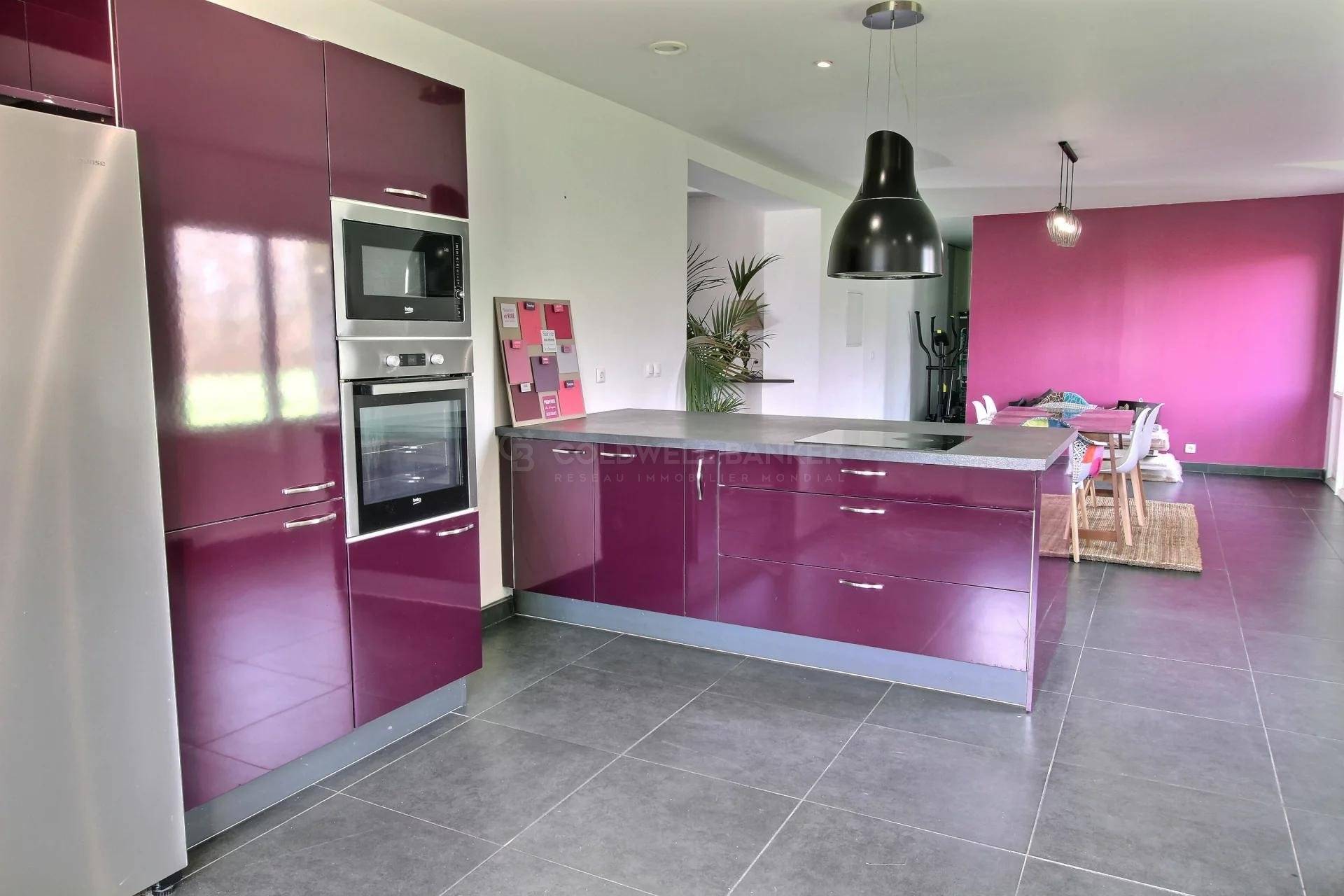 recherche Propriété avec 10 hectares à PROCHE PUGNAC GIRONDE à vendre