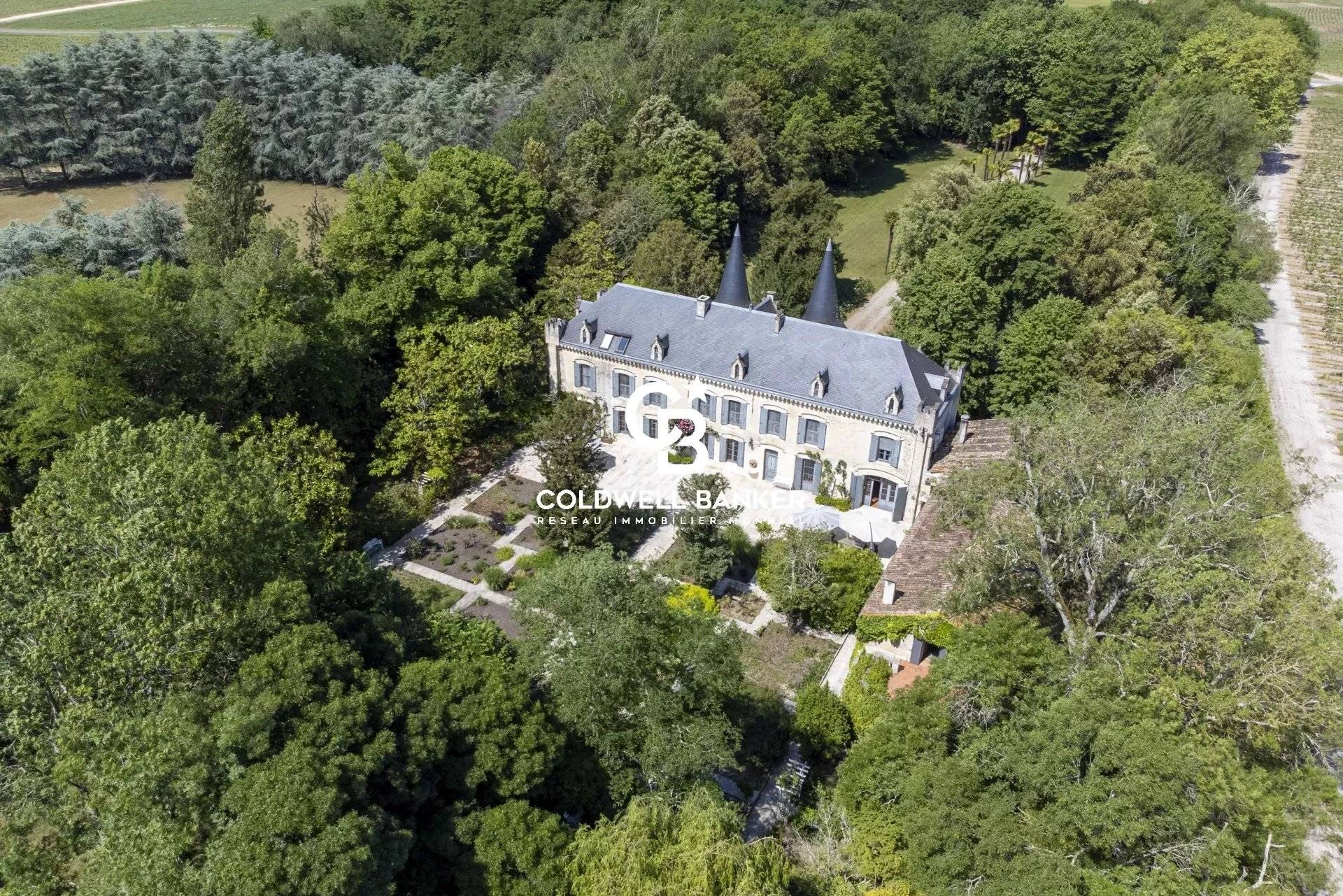 Château à vendre en Gironde au cœur du Médoc dans un écrin de nature