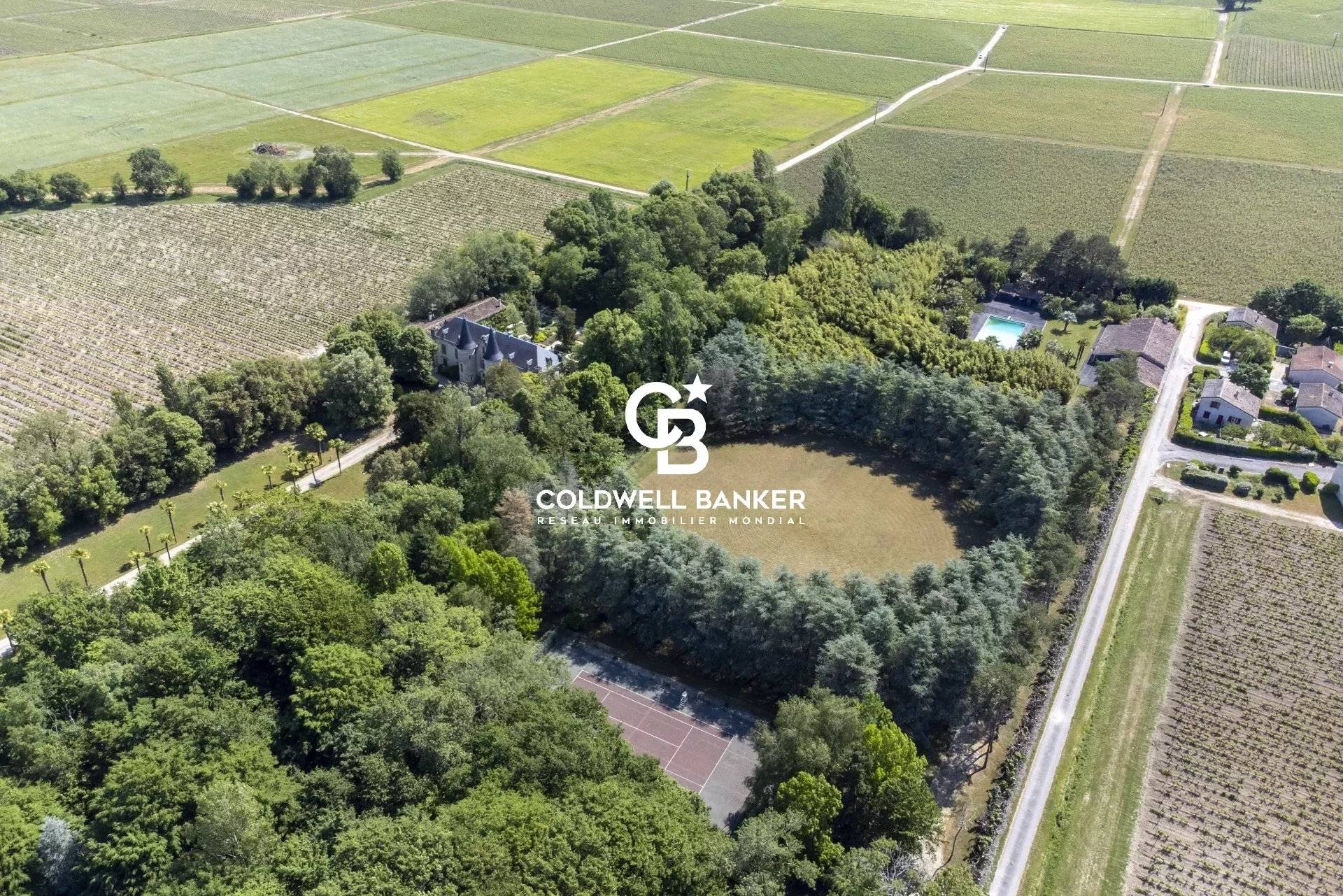 Château à vendre en Gironde au cœur du Médoc dans un écrin de nature